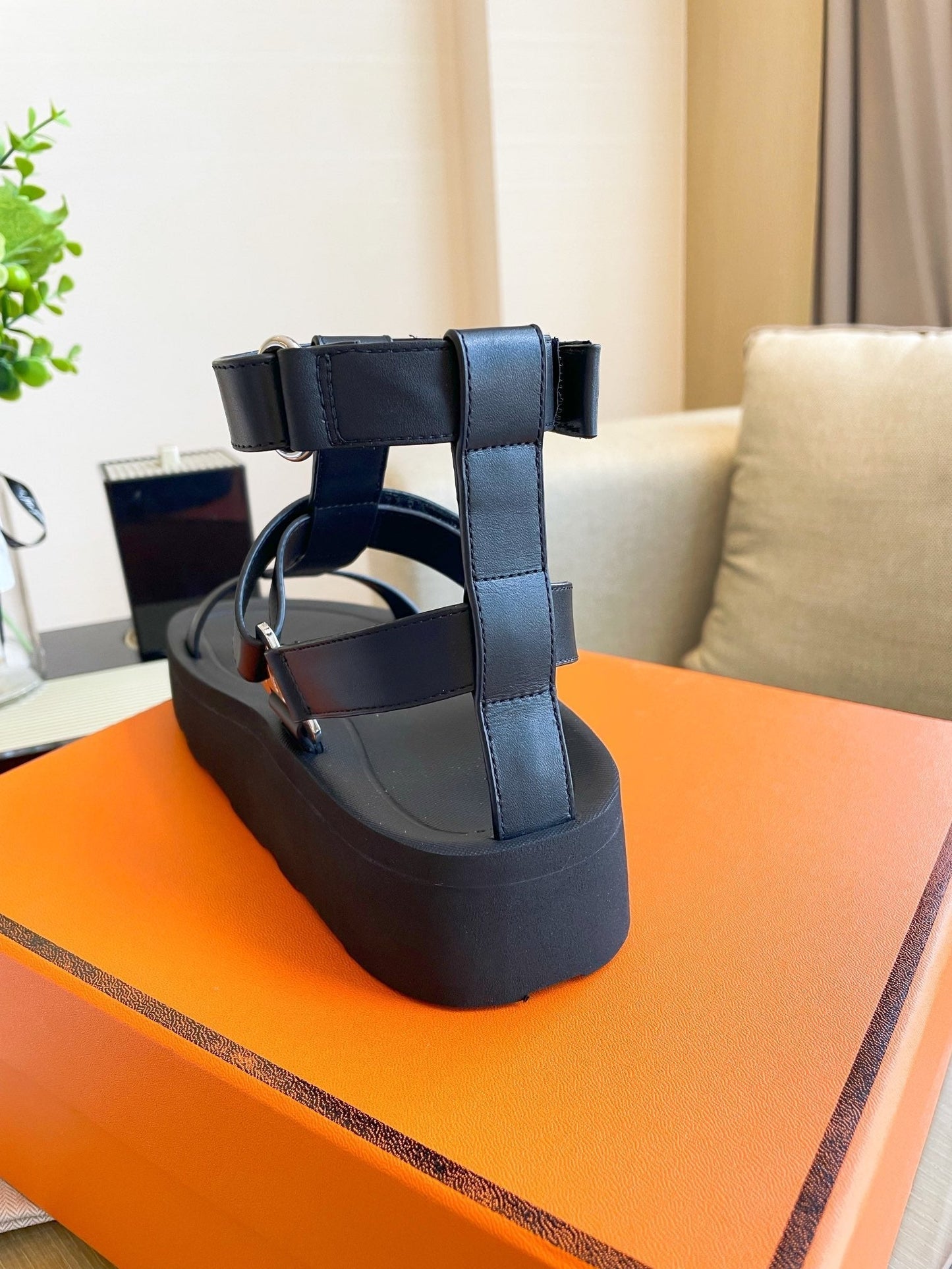 New 1:1 rep HM HIGH HEELS 053