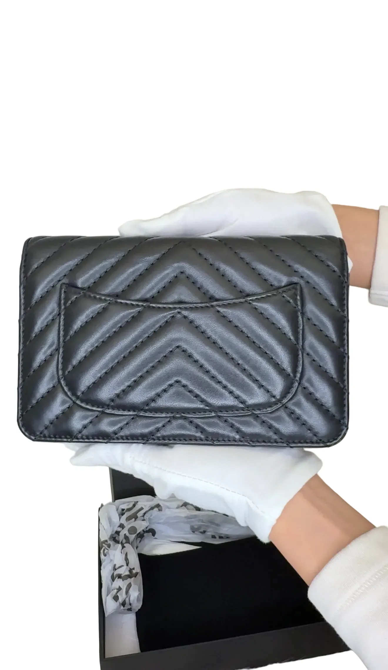 Wallet on chain leather crossbody bag Chanel Black in Leather B22-45 B23-29