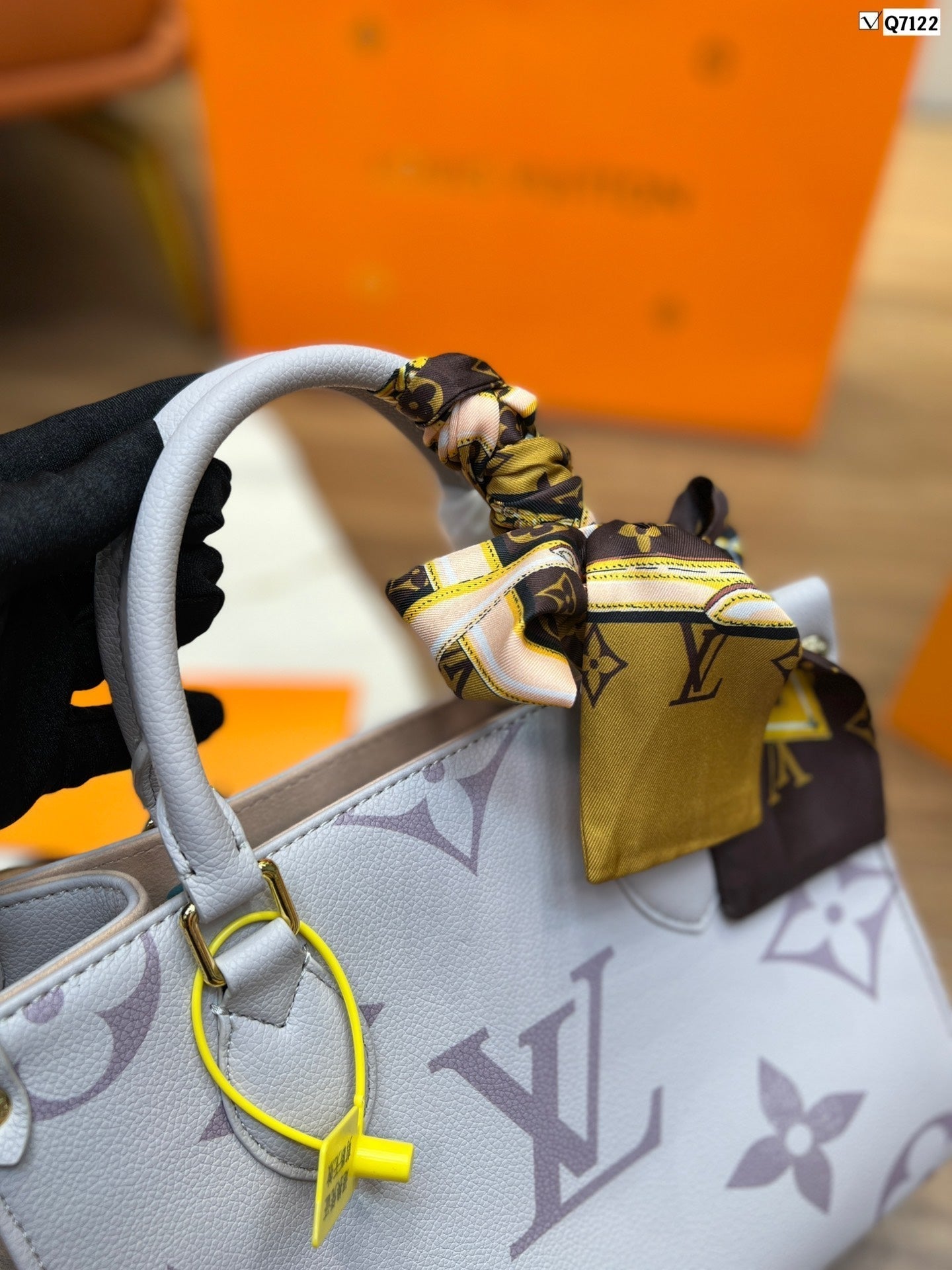 EN - New 1:1 rep Lux Bags LUV 534