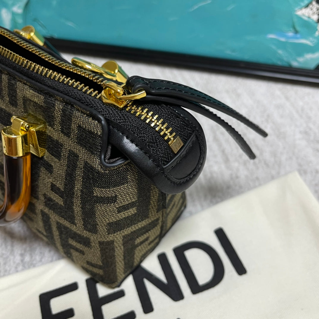 EN - New 1:1 rep Lux Bags FEI 262