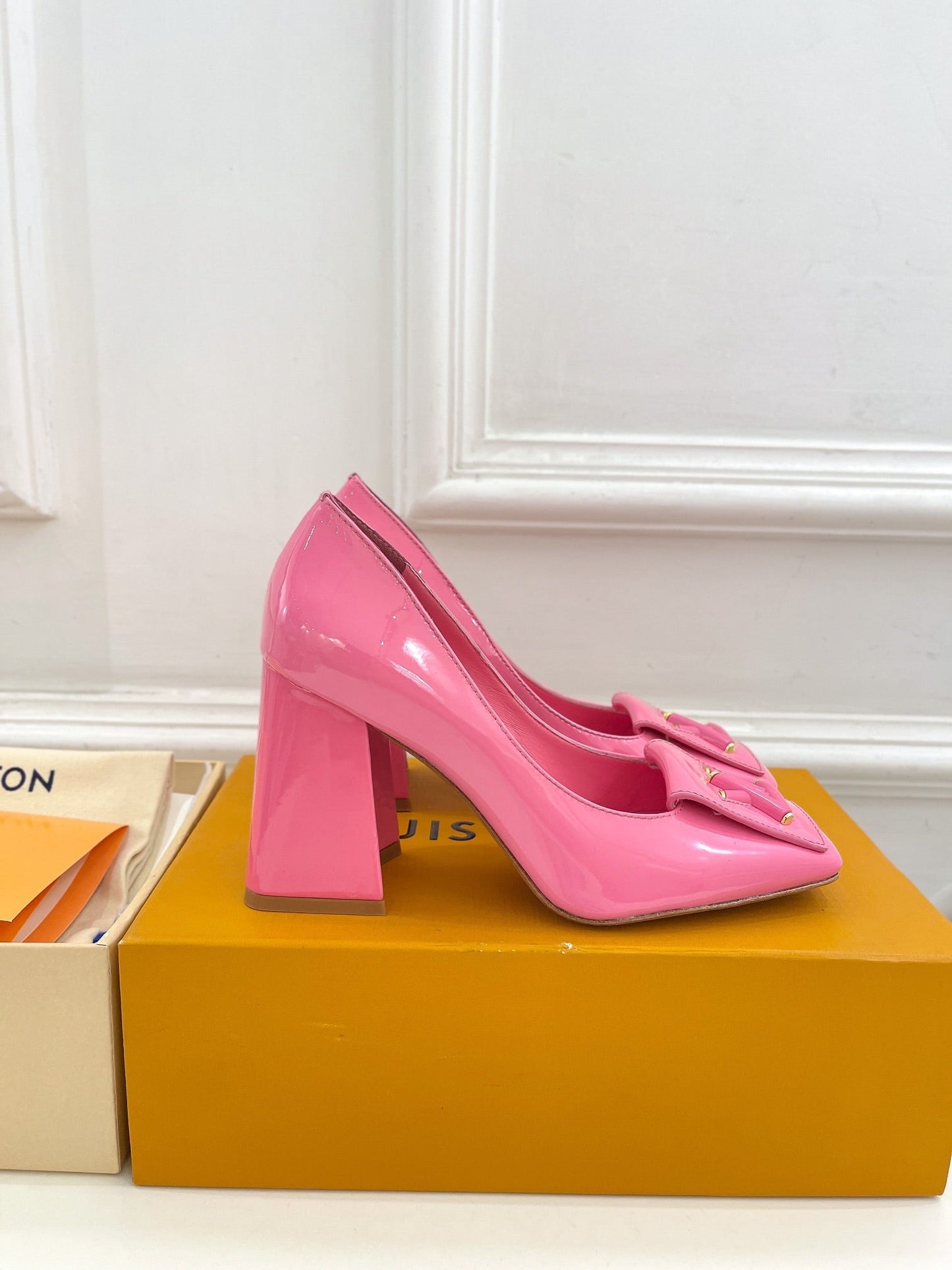 New 1:1 rep LUV High Heel Shoes 009