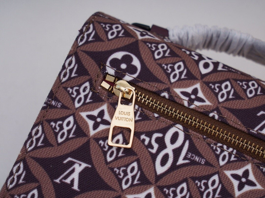EN - New 1:1 rep Bags LUV 130