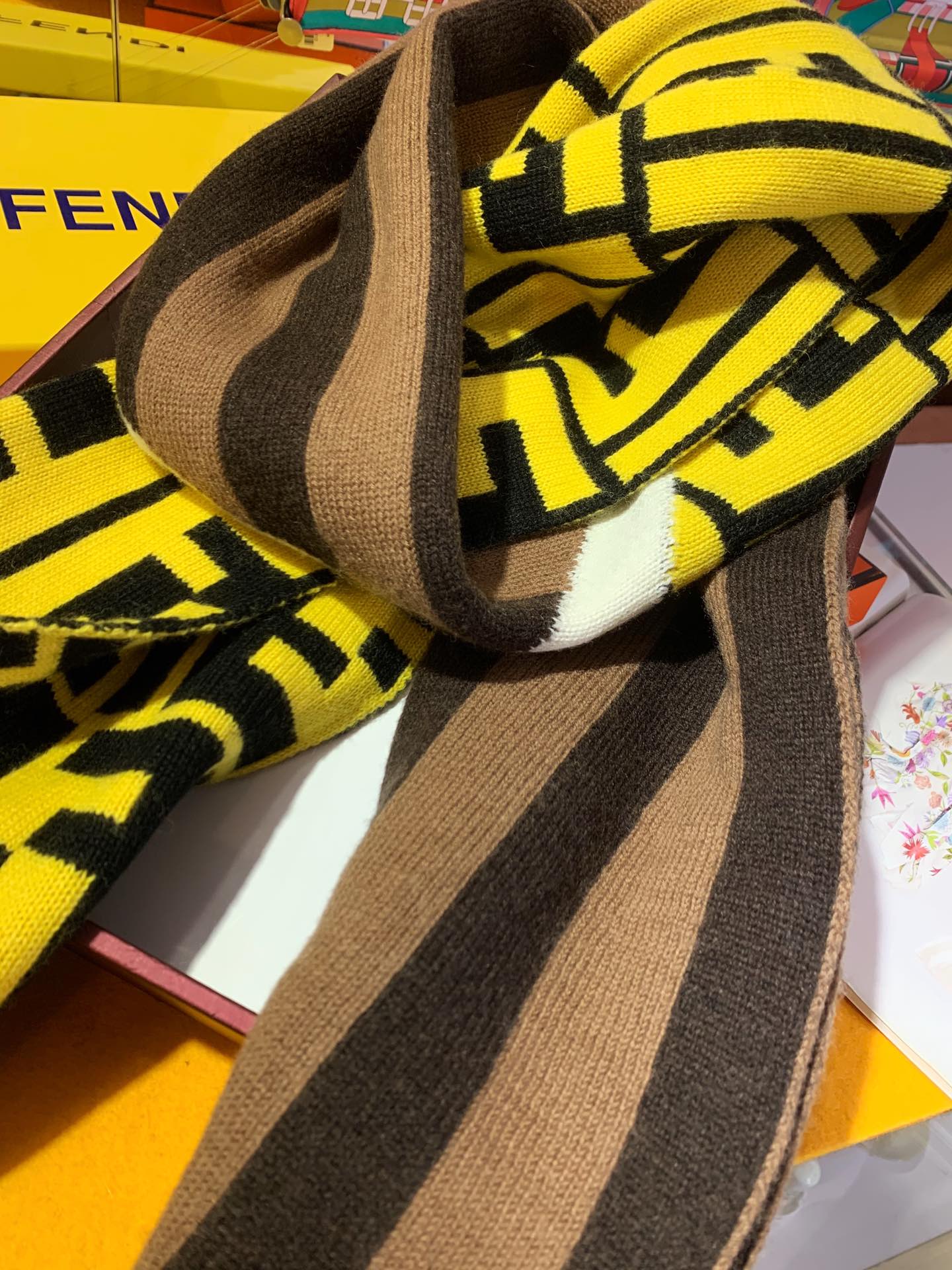 EN - Luxury FEI Scarf 008