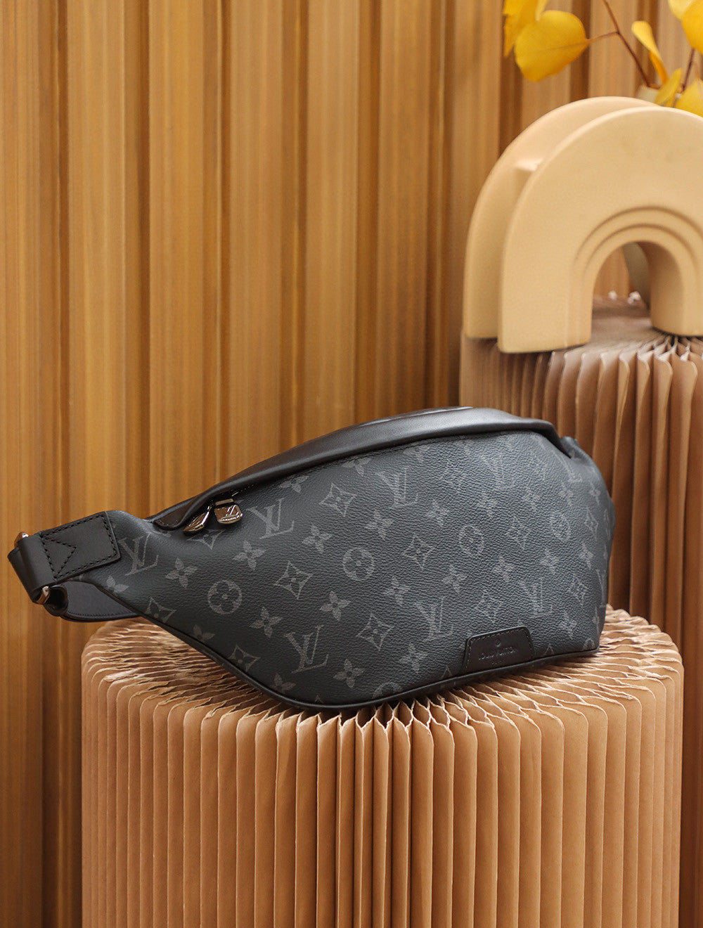 Top Quality Top Qualityscovery Bumbag PM Monogram Eclipse Canvas For Men, Bags, Belt Bags 17.3in/44cm Top Quality M46035