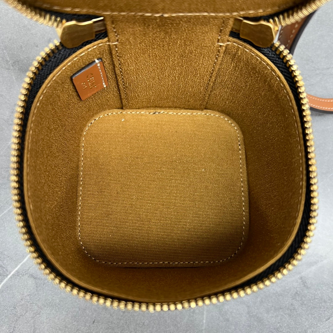 Top Quality Mini Vanity Case In Triomphe Canvas Tan For Women 4in/9cm 10J762CZ1.04LU