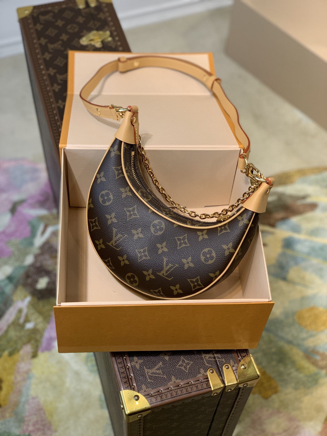 Top Quality Loop Monogram Canvas By Nicolas Ghesquiere For The Cruise Collection, Shoulder And Crossbody Bags 9.1in/23cm Top Quality M81098