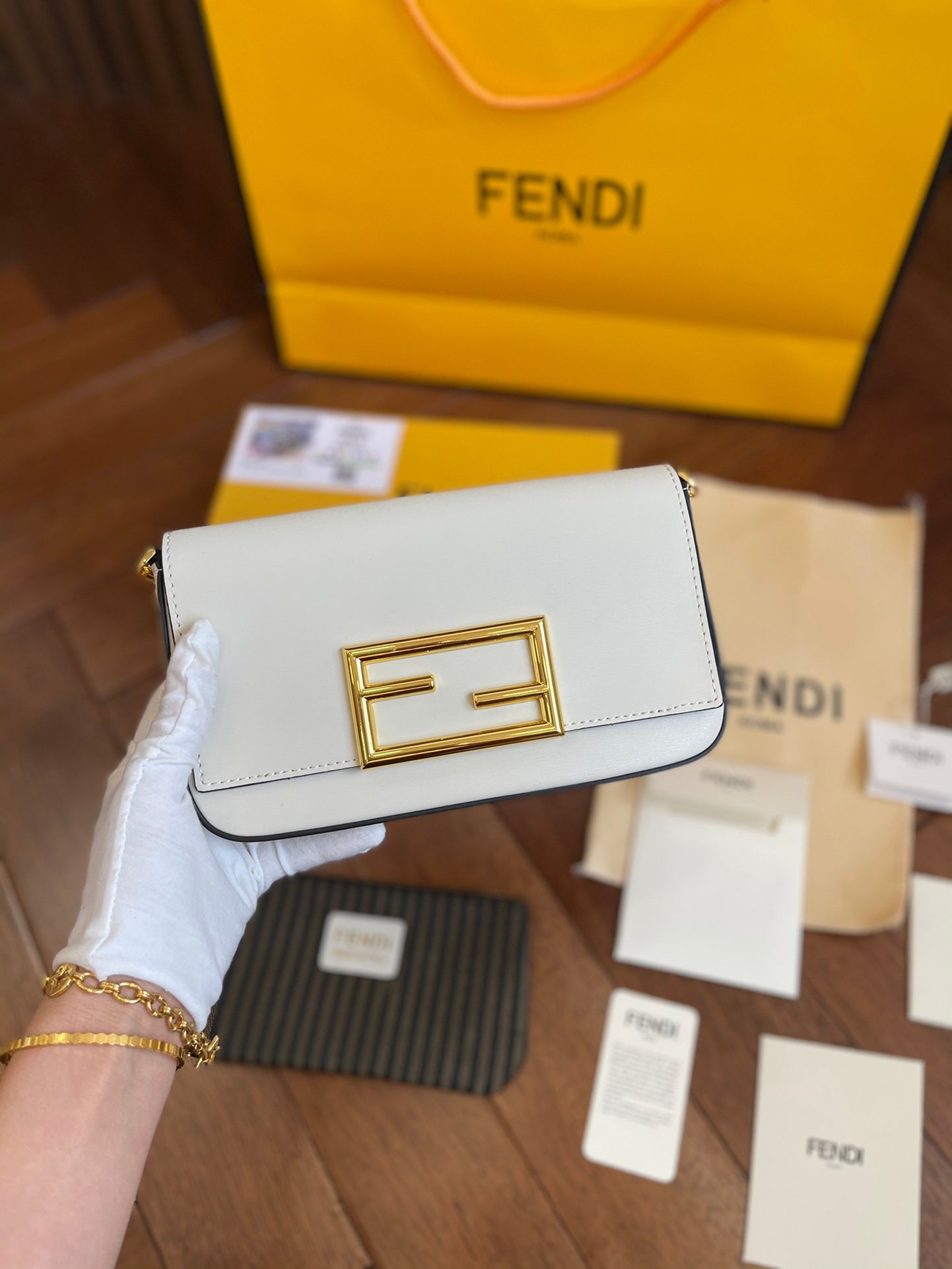 EN - New 1:1 rep Bags FEI 250