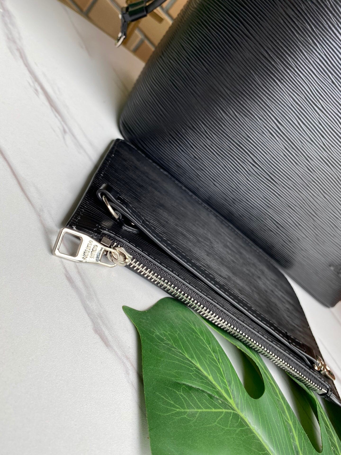 EN - New 1:1 rep Bags LUV 131