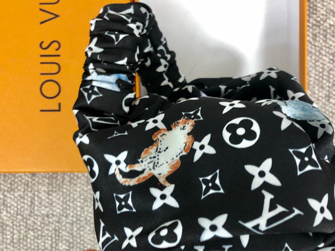 EN - Luxury Hair Band LUV 054