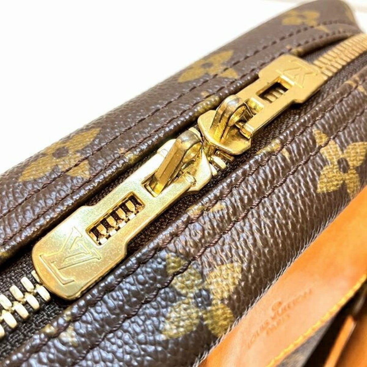 Louis Vuitton Monogram Monogram Monogram Handbag