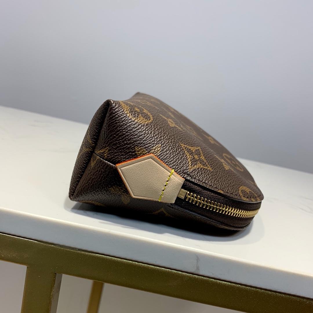Top Quality Cosmetic Pouch PM Monogram Canvas For Women, WoBags 7.5in/19cm Top Quality M47515