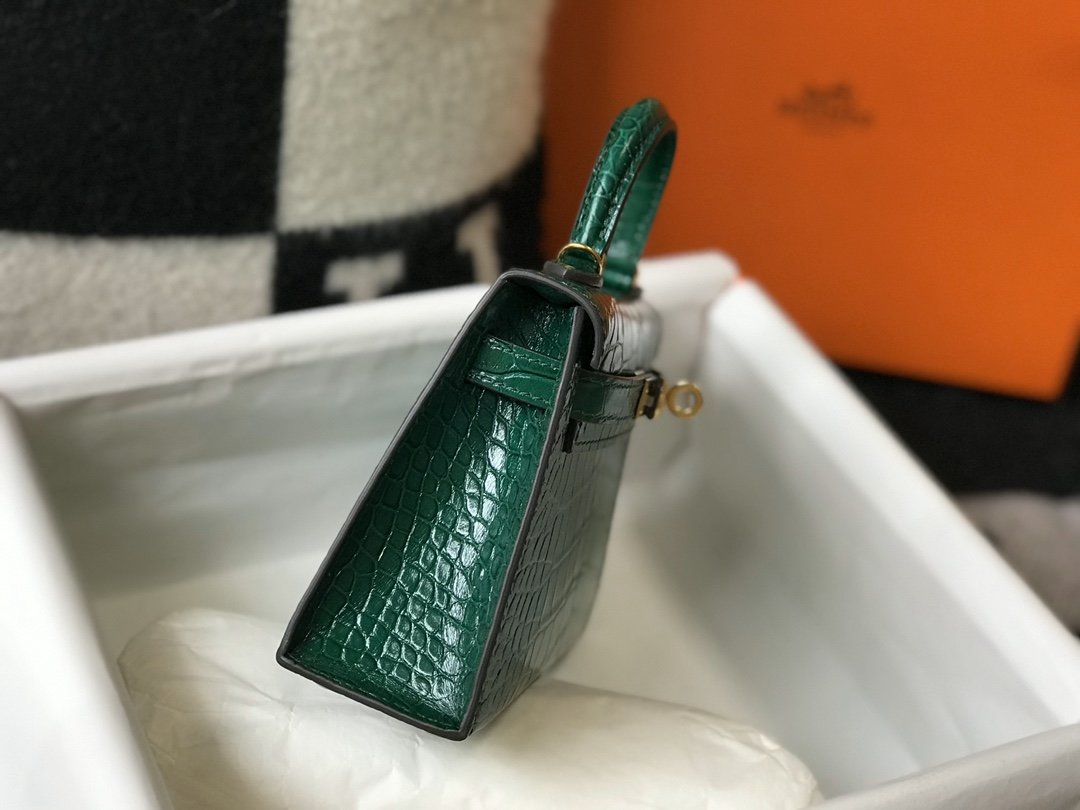 Top Quality Kelly Green For Women Gold Toned Hardware 7.8in/20cm