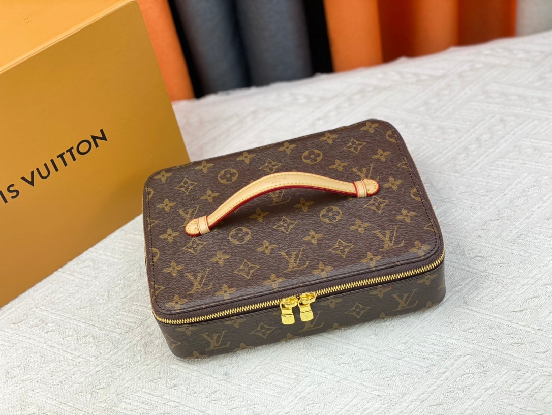 New 1:1 rep Lux Bags LUV 904