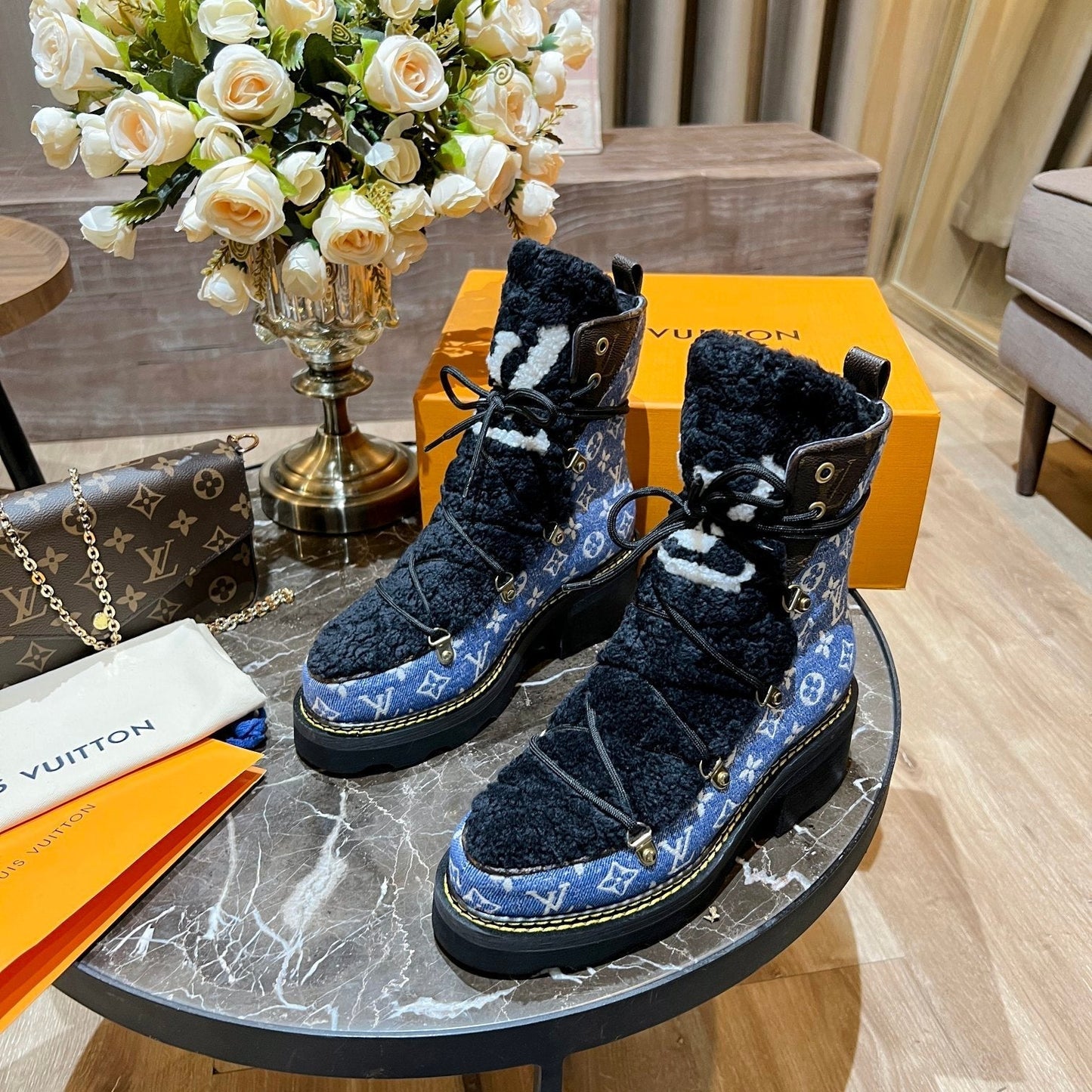 Premium LUV BOOTS 042