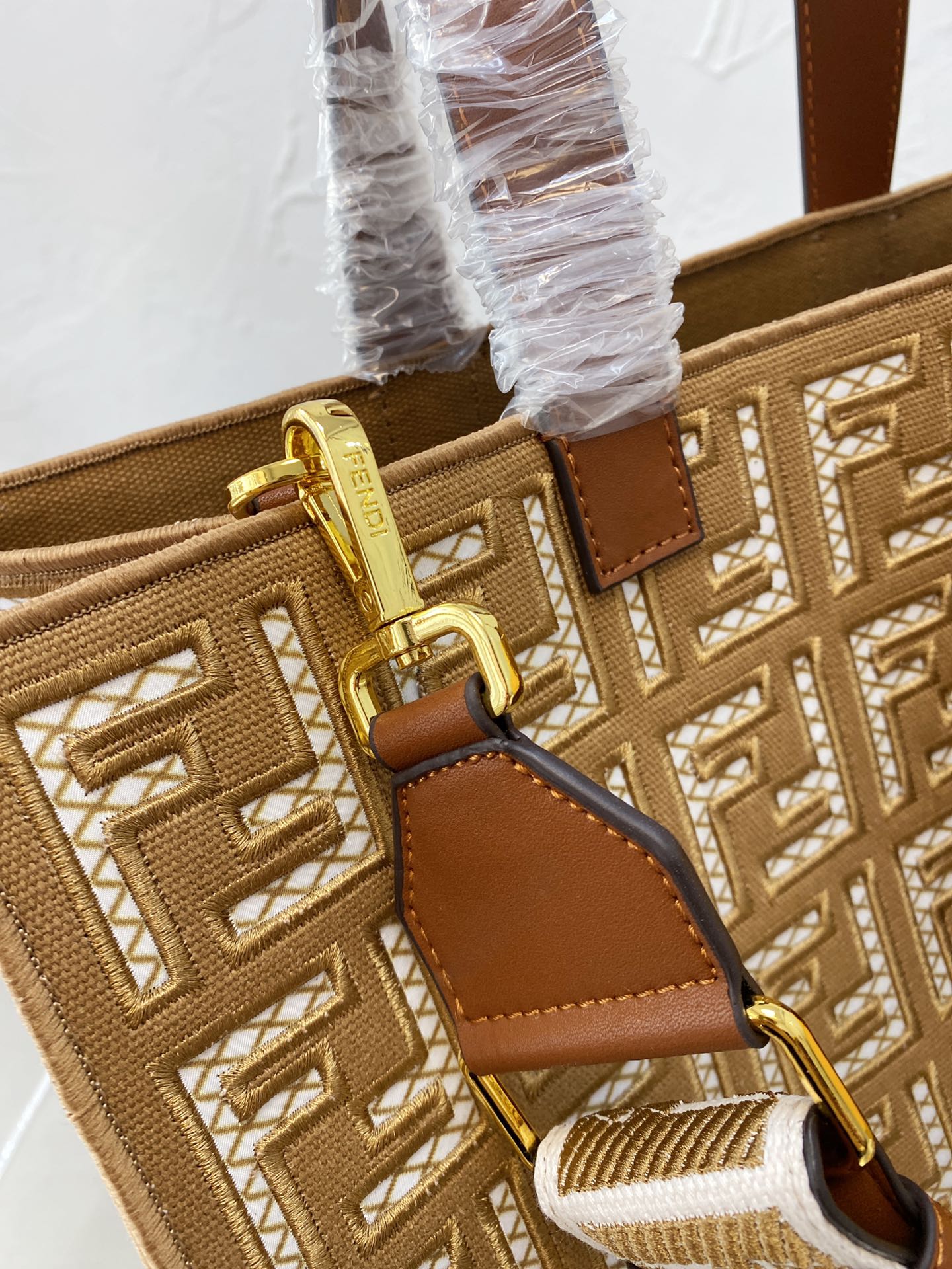EN - New 1:1 rep Bags FEI 137
