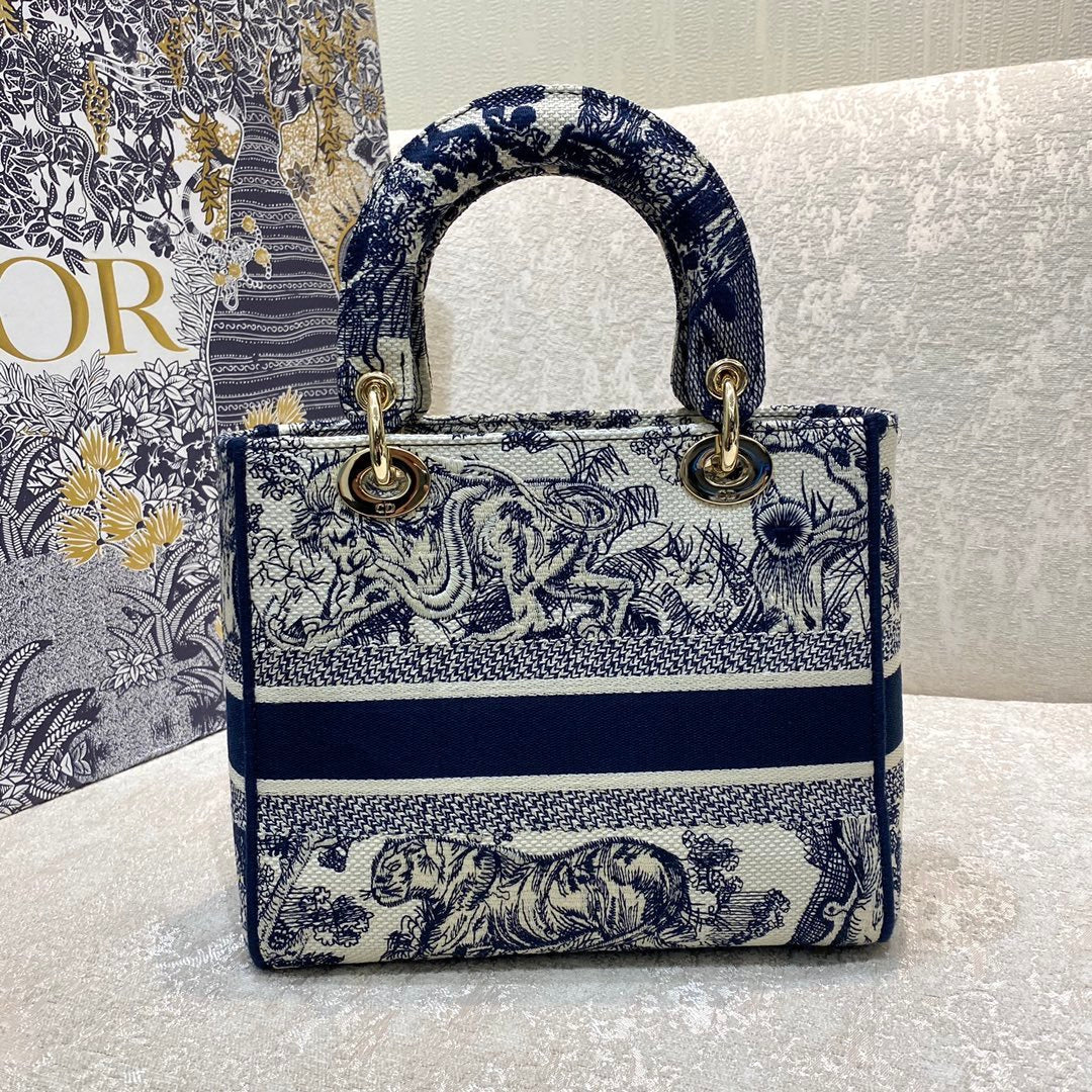 Top Quality MeTop Qualityum Lady D-Lite Bag Blue Toile de Jouy Reverse Embroidery, Blue Handbags, Crossbody Bags, 24cm CD M0565ORGO_M928