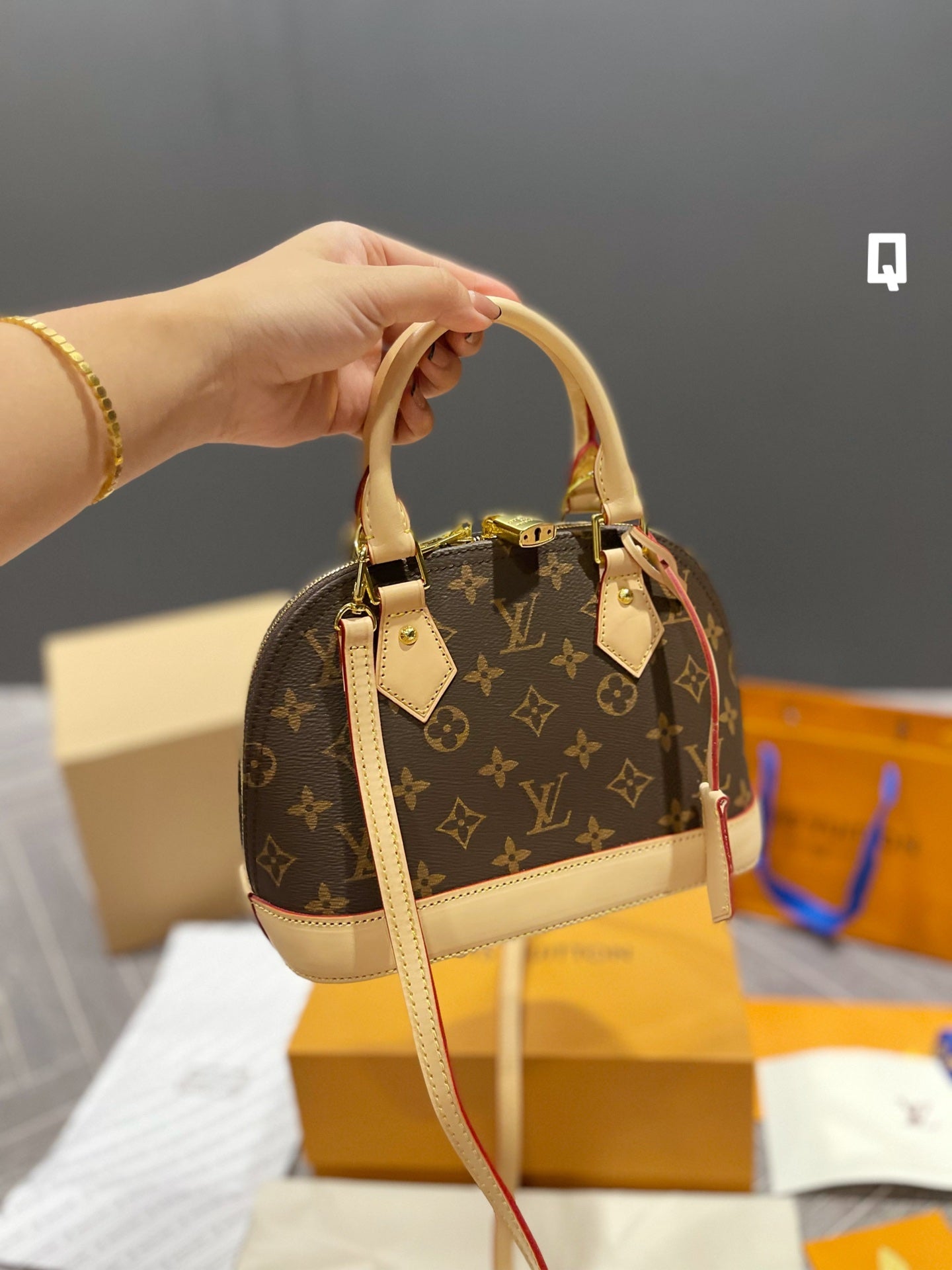 EN - New 1:1 rep Lux Bags LUV 564