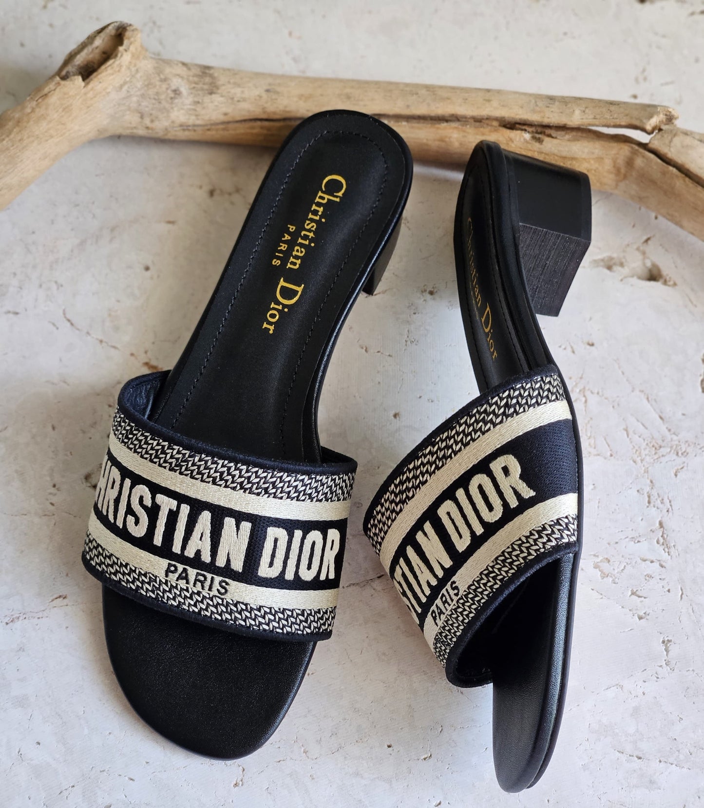 DIOR