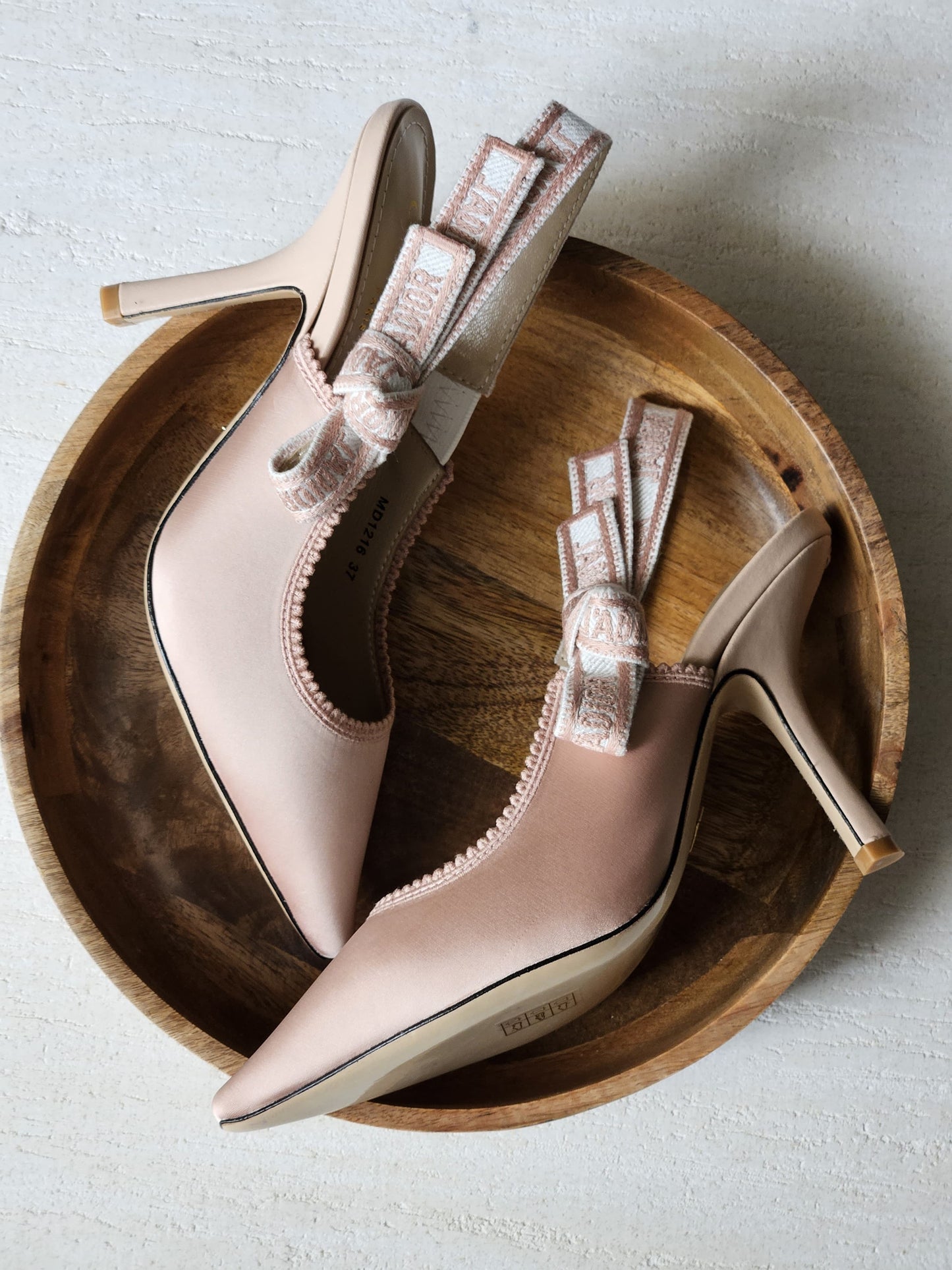 DIOR