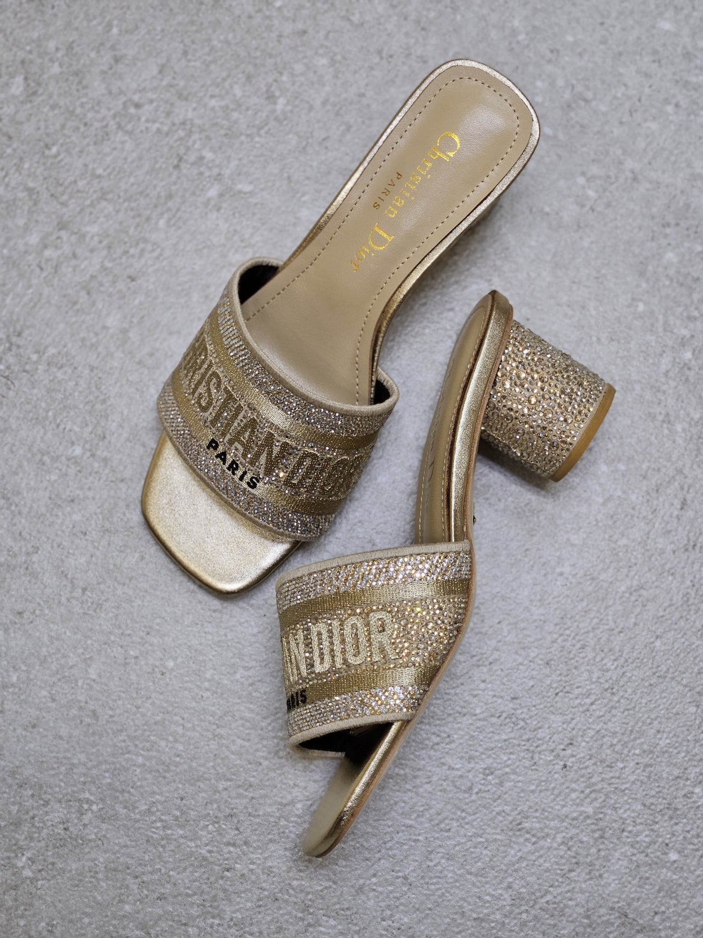 DIOR