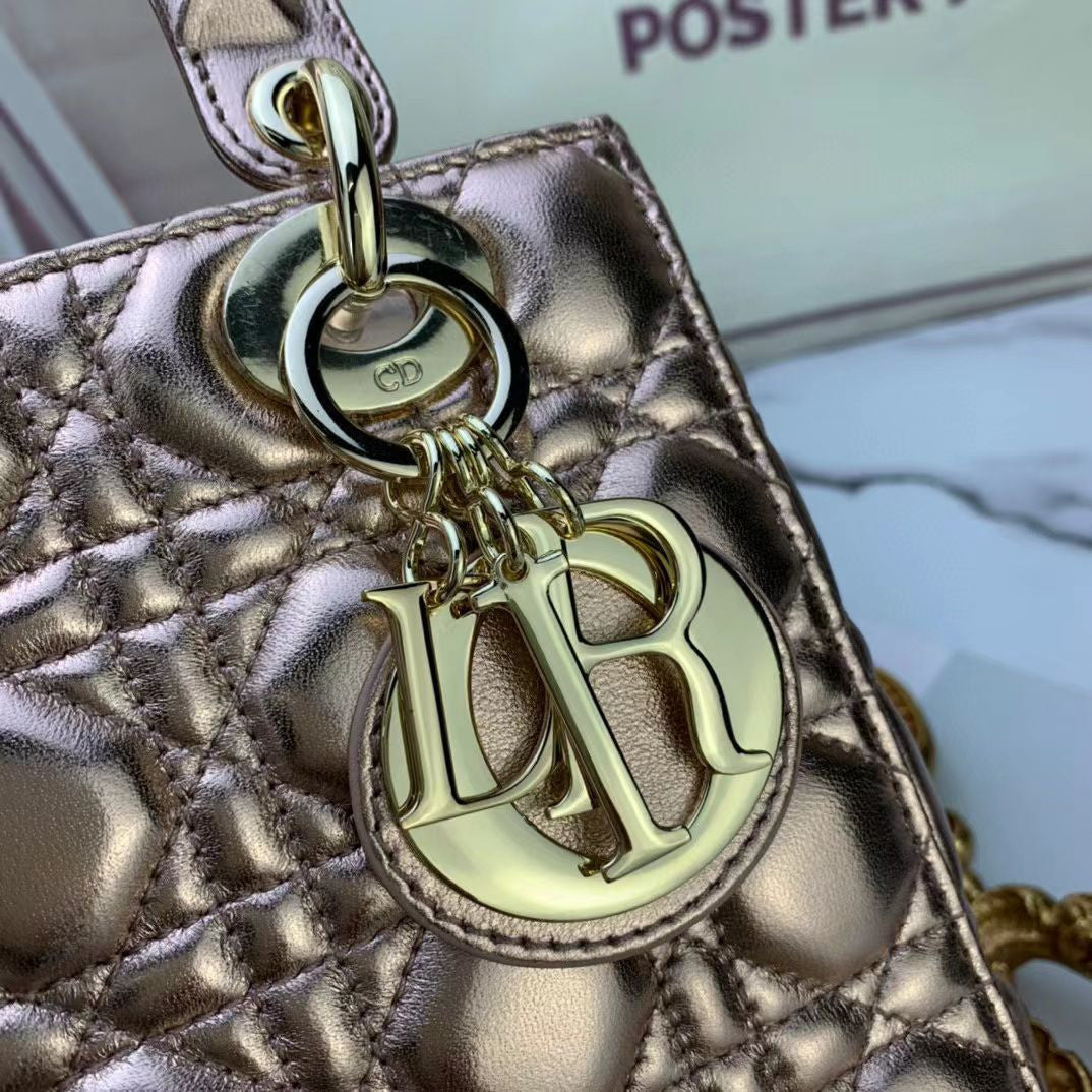 DIOR