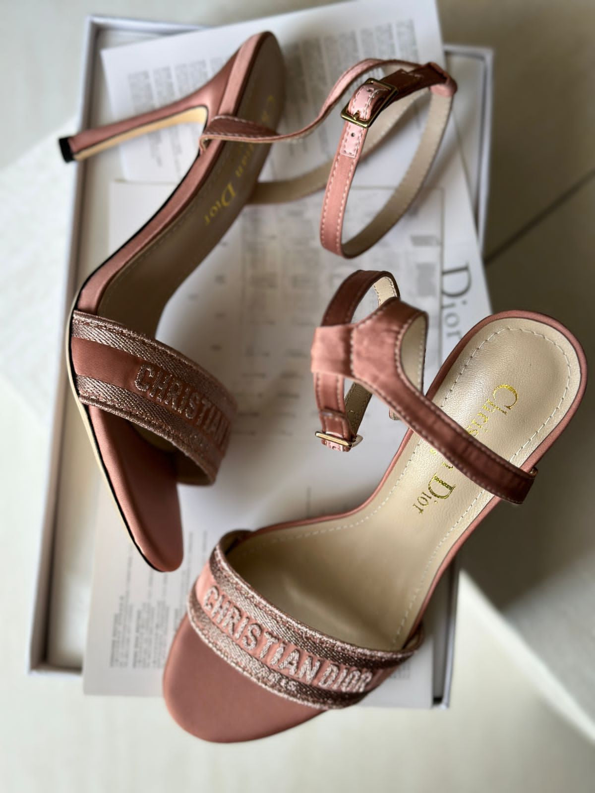 DIOR