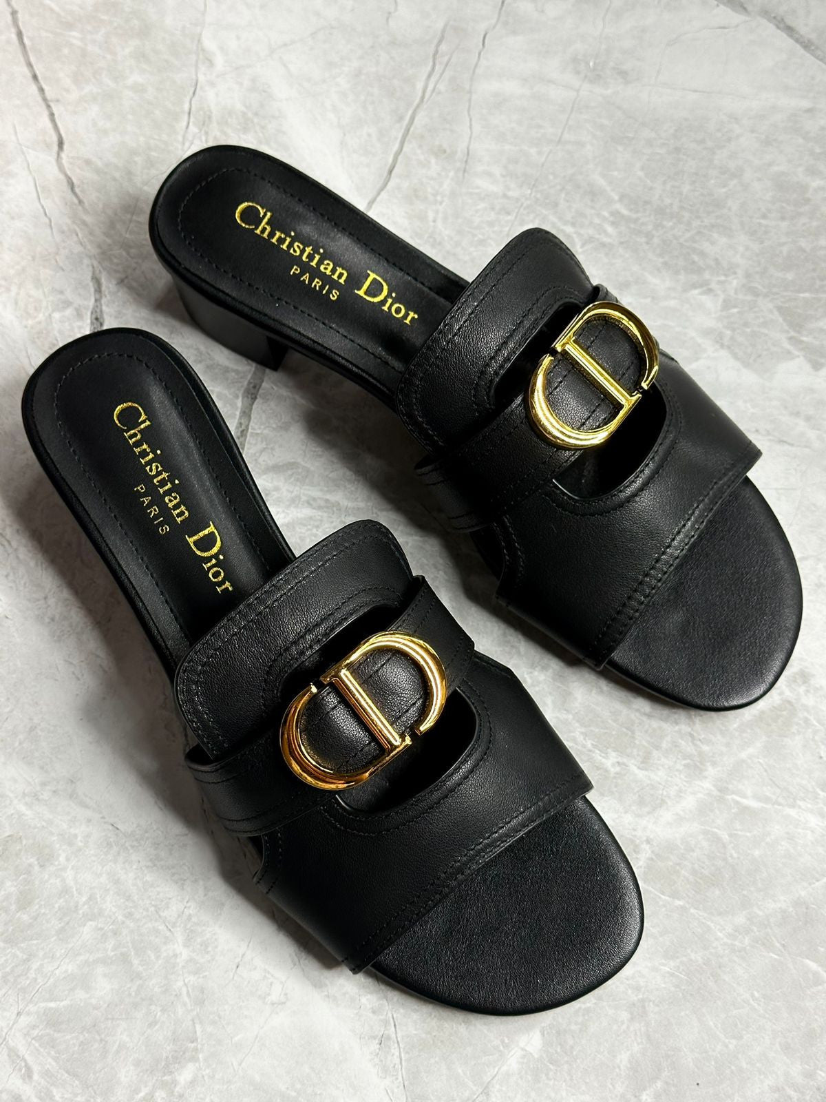 DIOR
