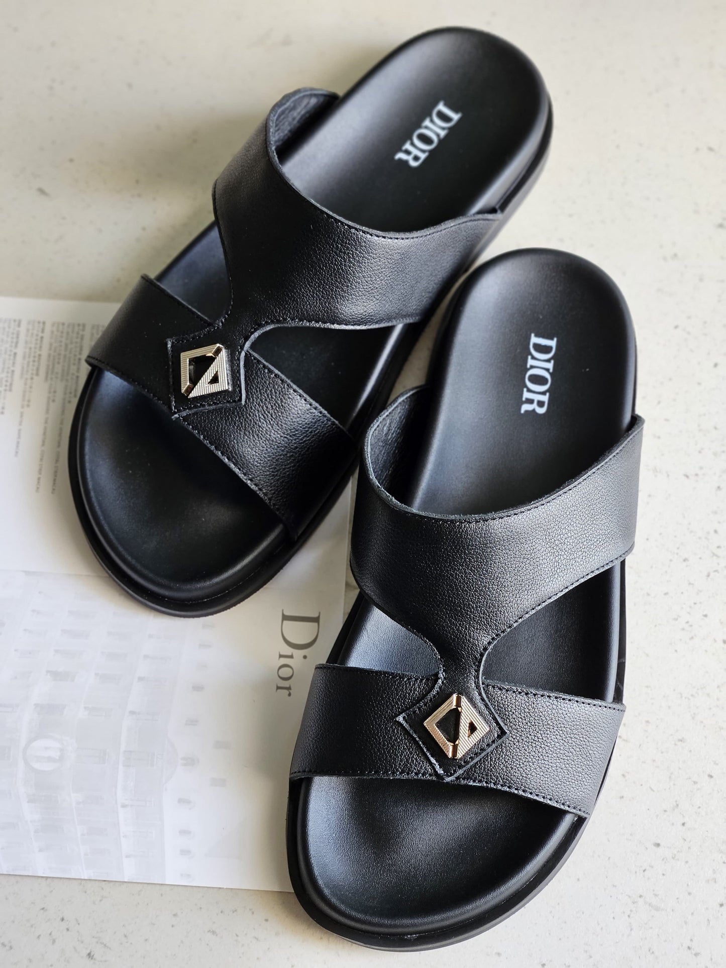 DIOR