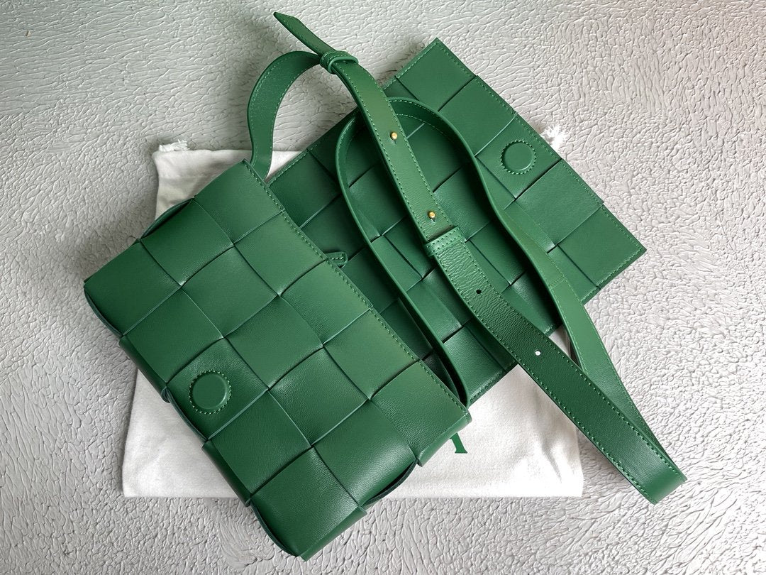Top Quality Cassette Green, For Women, Women’s Bags 9.1in/23cm