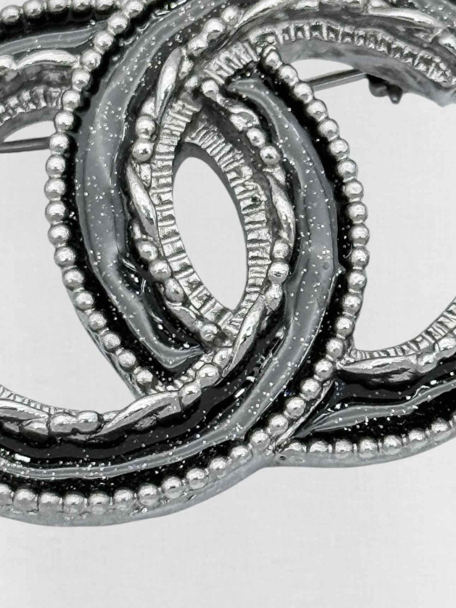 CHANEL Fashion Brooch