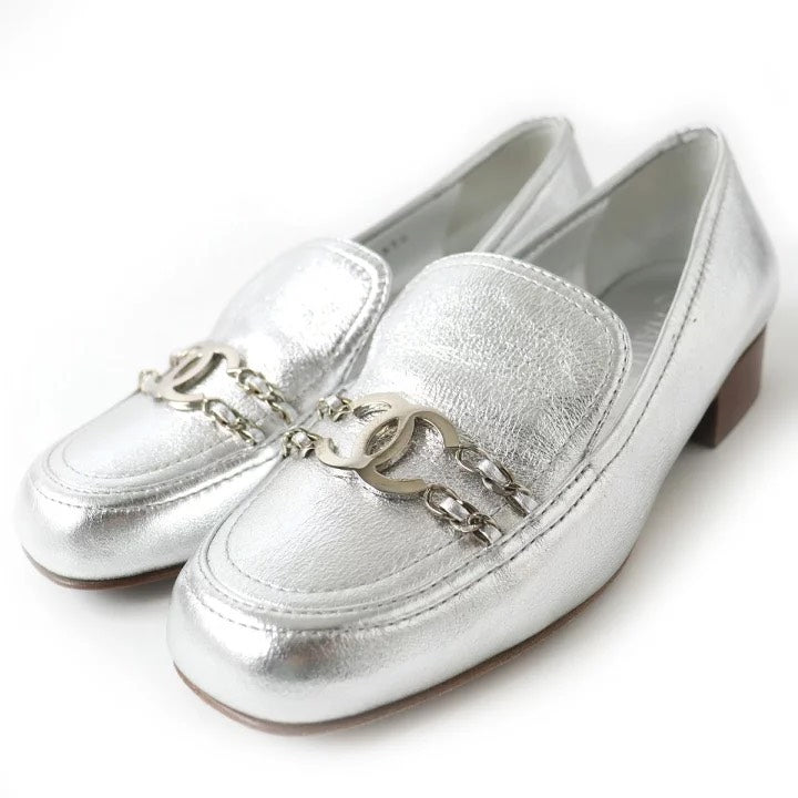Pre-loved CHANEL Silver Metallic Loafers Shoes 36C Elegant Slip-On