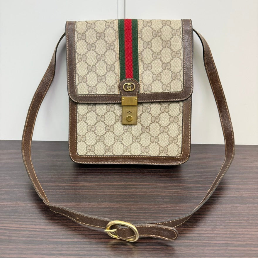 Gucci GG Supreme Canvas Shoulder Bag Brown Medium