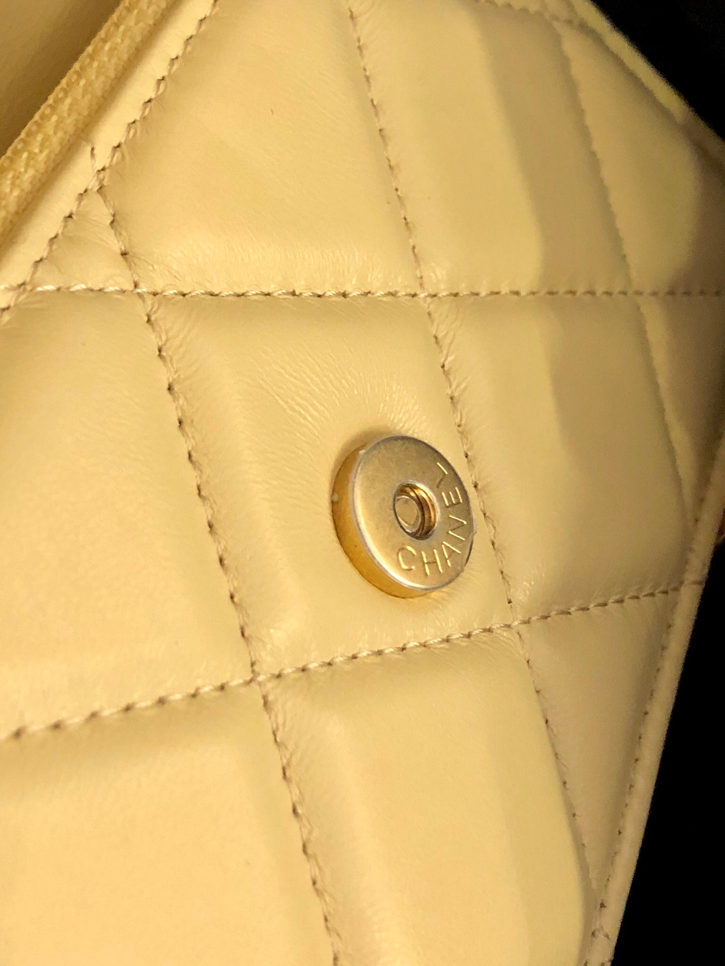 CHLSpring And Summer 22C Yellow For Women Bags 6.1in/15.5cm
