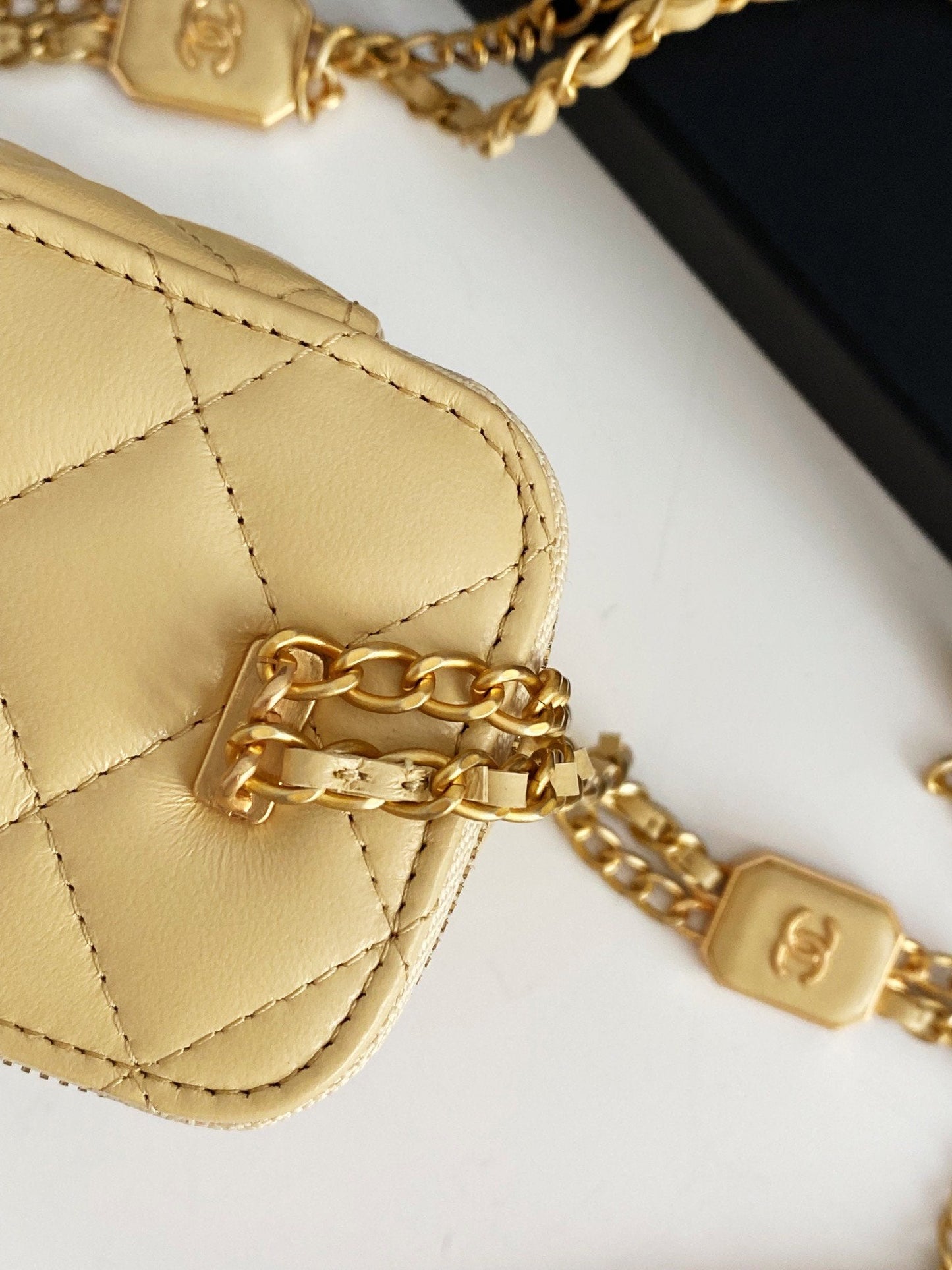 CHLSmall Vanity With Chain Yellow For Women Bags 4.3in/11cm