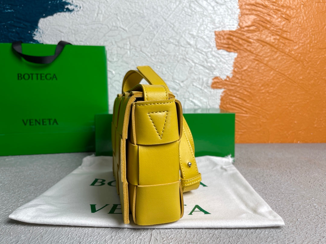 Top Quality Cassette Yellow, For Women, Women’s Bags 9.1in/23cm