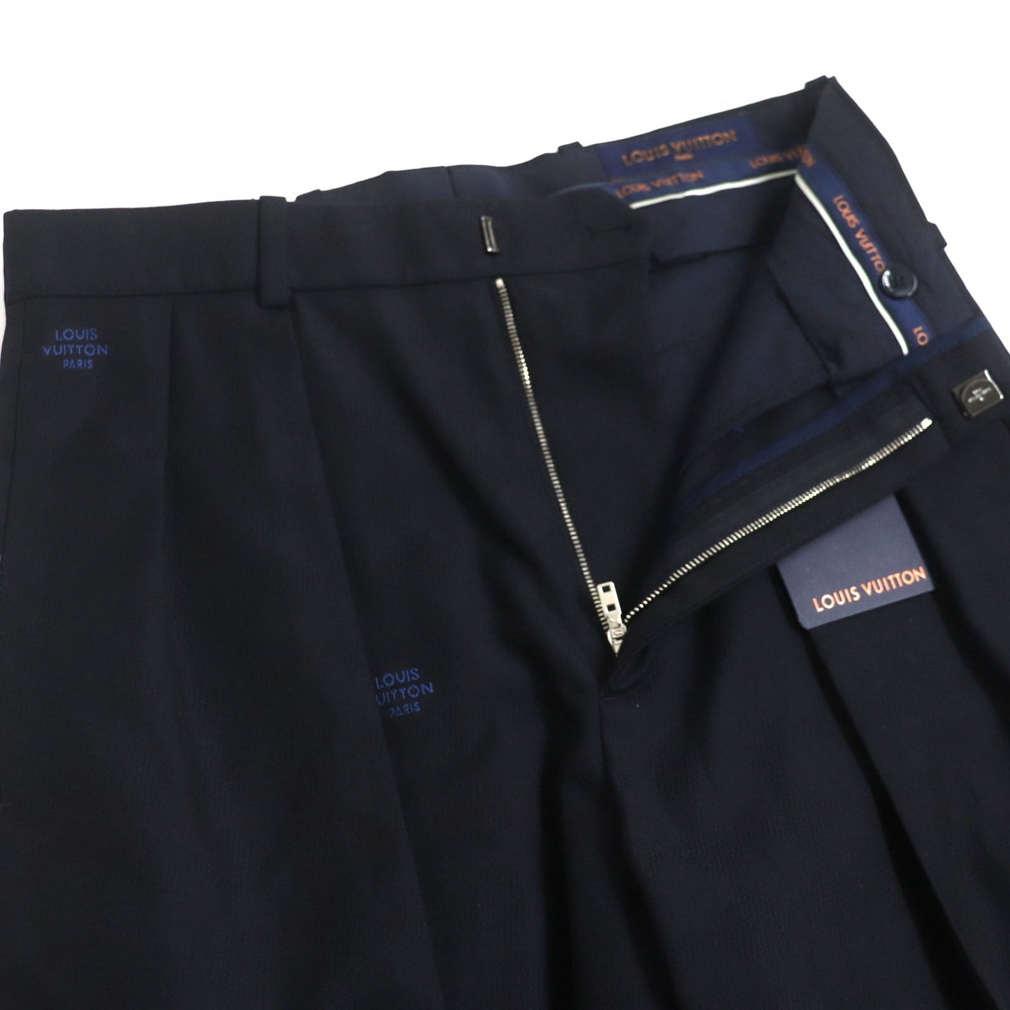 LOUIS VUITTON Shorts Outer: 57% wool, Outer: 43% cotton, Lining: 100% cotton Navy mens 36