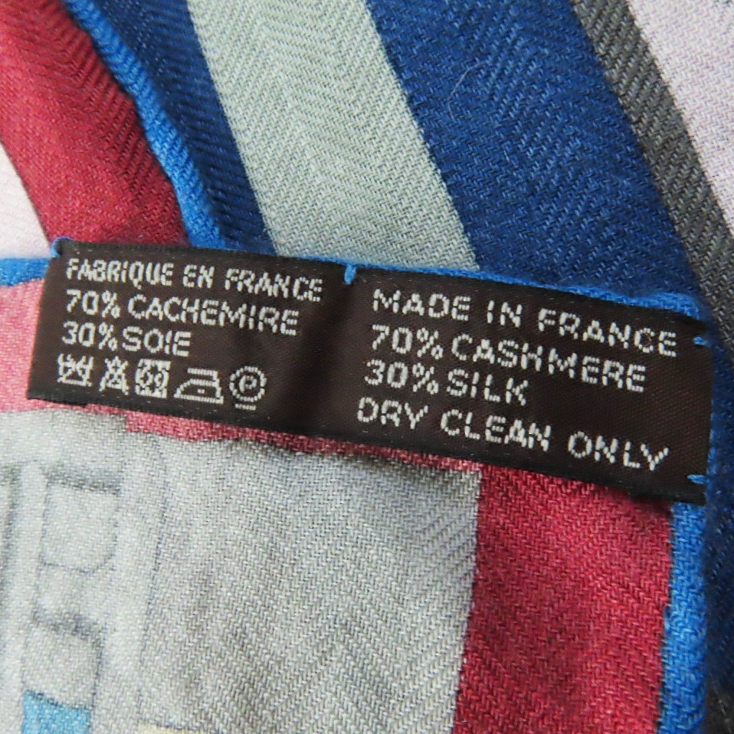 HERMES Stall SANGLES EN ZIGZAG ????????? cashmere Multi Carre140 Caregean