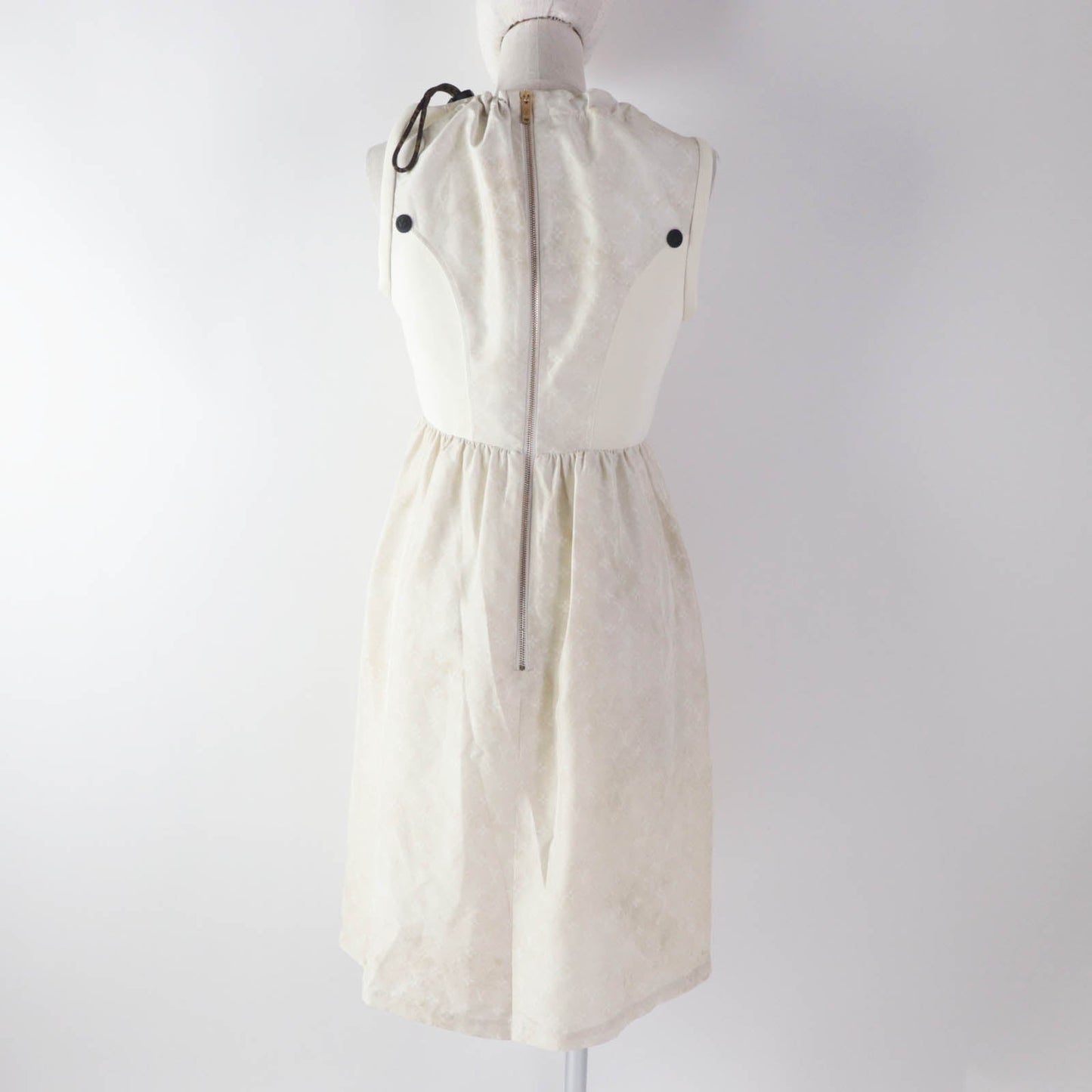 LOUIS VUITTON one piece 1AFCI6 Outer material: 52% silk, Outer material: 35% nylon, Outer material: 13% polyurethane, Lining: 100% silk beige Drawstring scuba dress Women 38