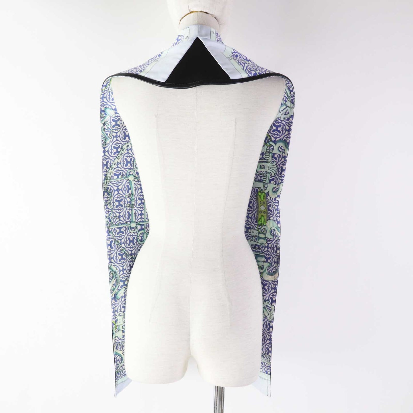 HERMES Stall Main: 100% silk, part: leather Blue type Mors et Gourmettes Bits and Chains Women  d