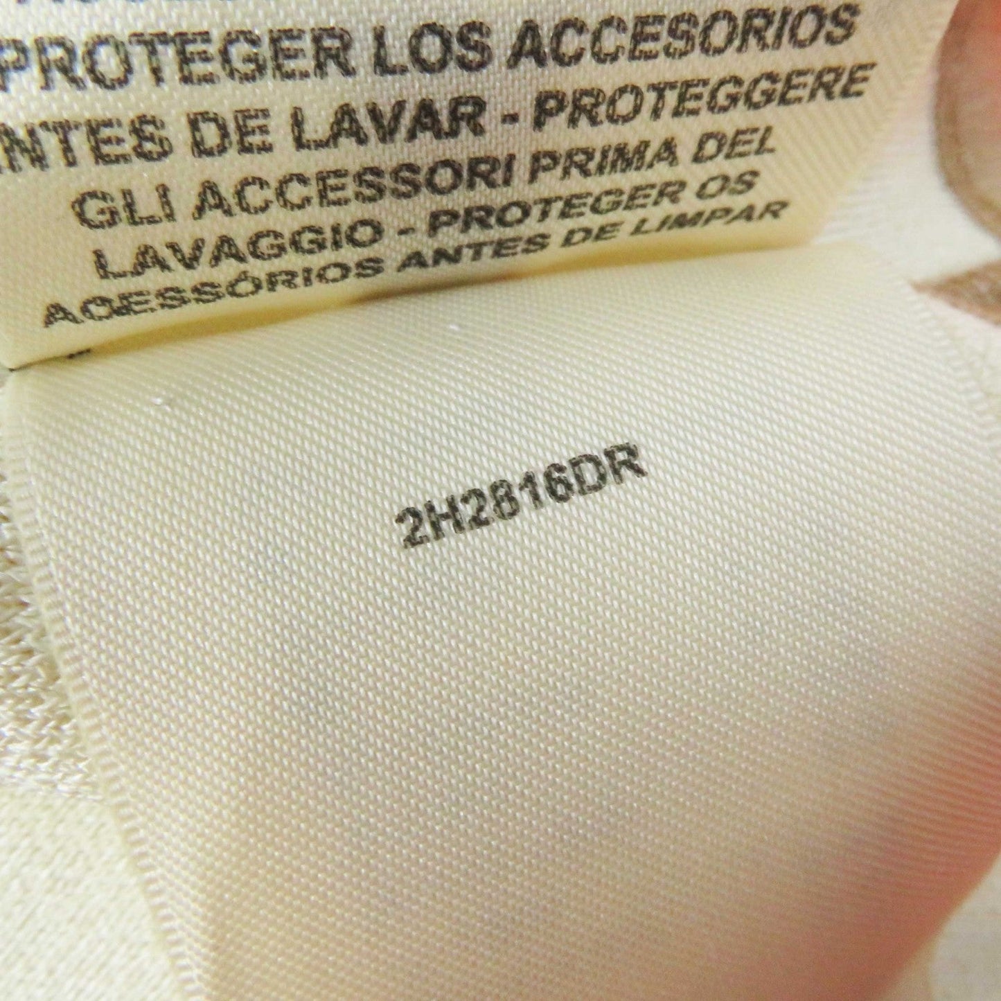 HERMES 2H2816DR Main: 100% silk, knit: 51% silk, 37% polyester, 7% nylon, 5% polyurethane, rib: 69% polyester, 18% nylon, 13% polyurethane, string: 58% silk, 42% polyester Beige Neon Orange JUNGLE LOVE Women 34  d