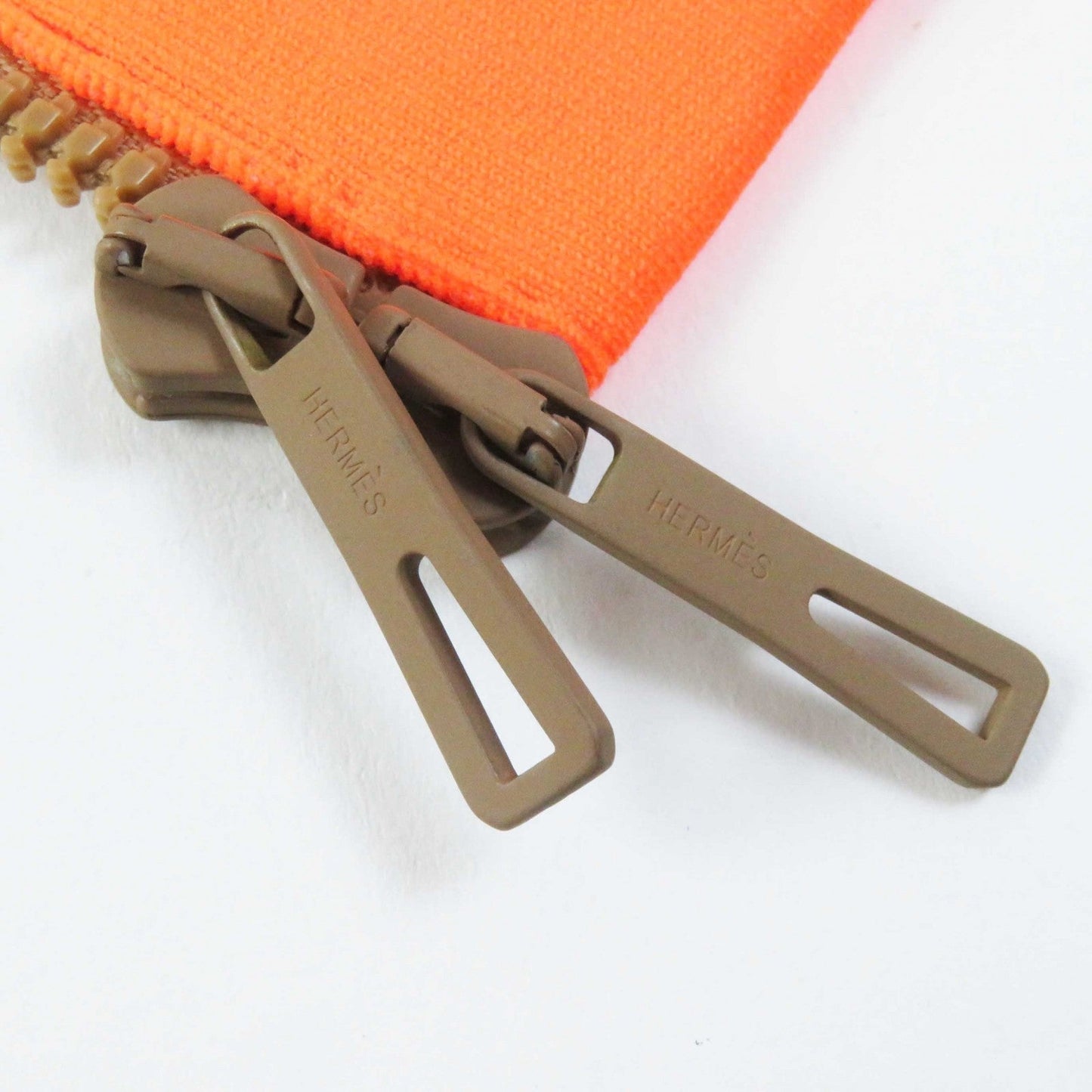 HERMES 2H2816DR Main: 100% silk, knit: 51% silk, 37% polyester, 7% nylon, 5% polyurethane, rib: 69% polyester, 18% nylon, 13% polyurethane, string: 58% silk, 42% polyester Beige Neon Orange JUNGLE LOVE Women 34  d