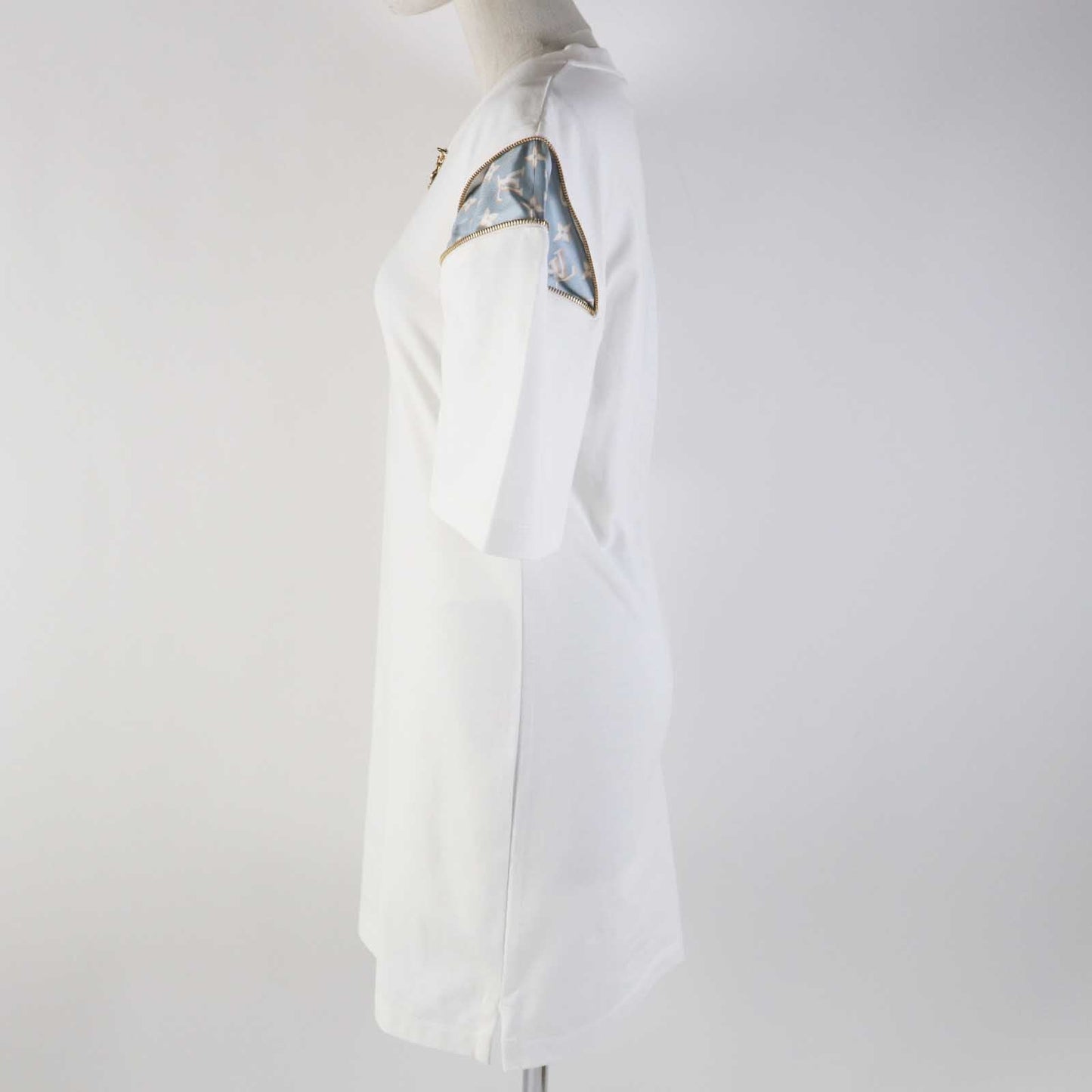 LOUIS VUITTON one piece 1ABRXK Main: 100% cotton, Parts: 70% silk, 30% cotton, Synthetic leather: 60% polyurethane, 20% cotton, 20% polyester, Zipper pull: Cowhide, zinc alloy, brass White light blue Zipper sleeve T-shirt dress Women XS
