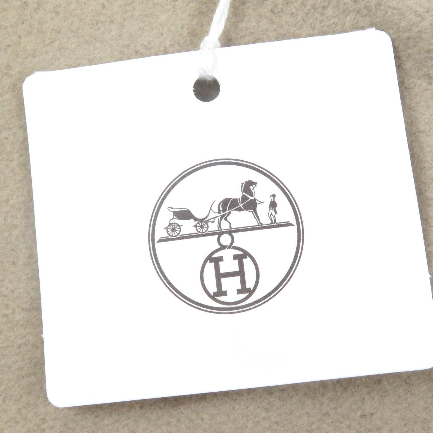 HERMES Stajan Main: 100% cotton, Part: 90% cotton, Part: 10% elastane (polyurethane), Leather part: Lambskin beige Jeu d'Adresse mens M  d