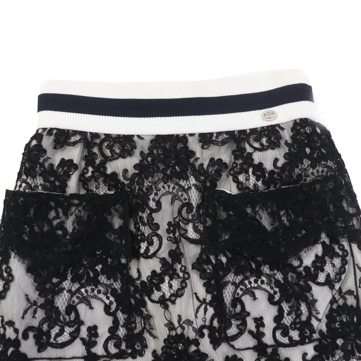 Chanel P56061V42335 Floral lace Skirt