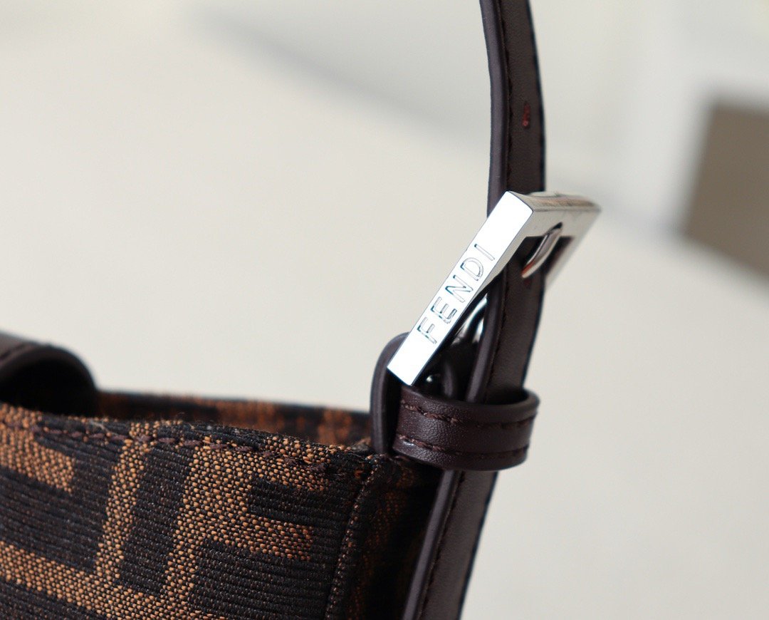 EN - New 1:1 rep  Bags FEI 099