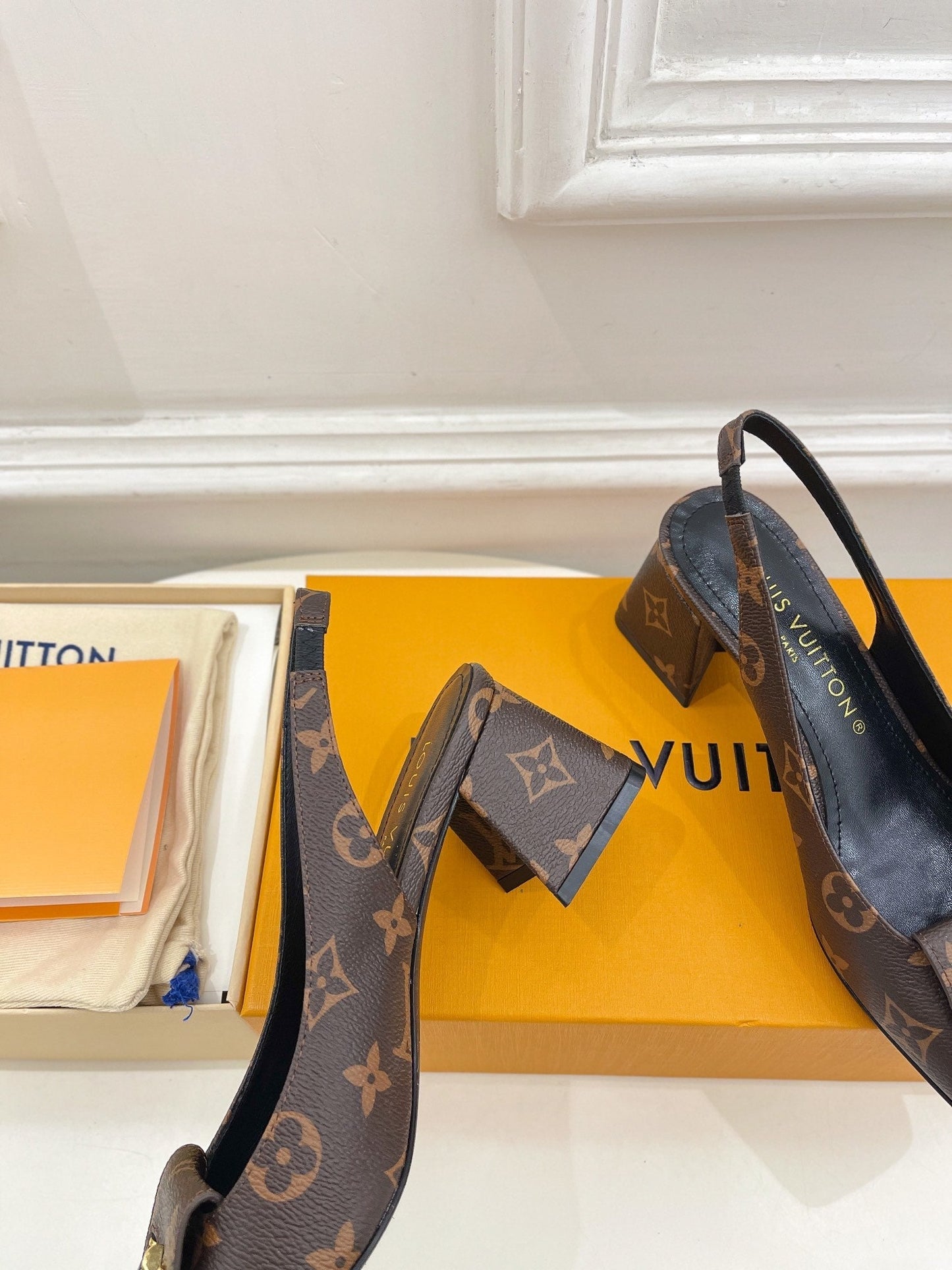 New 1:1 rep LUV High Heel Shoes 031