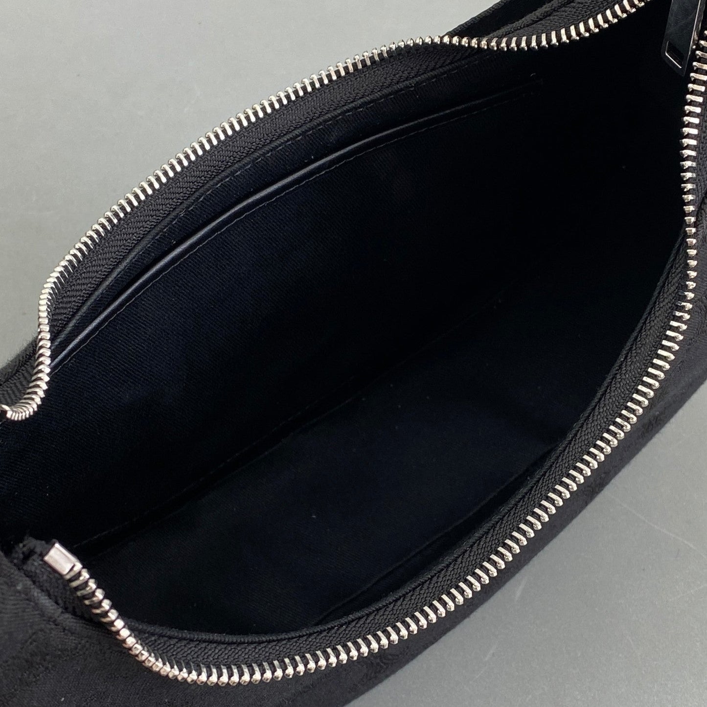 Top Quality MeTop Qualityum Ava Bag With Top Quality Strap In Quilted Nylon Black For Women 9in/23cm 196972DLI.38SI