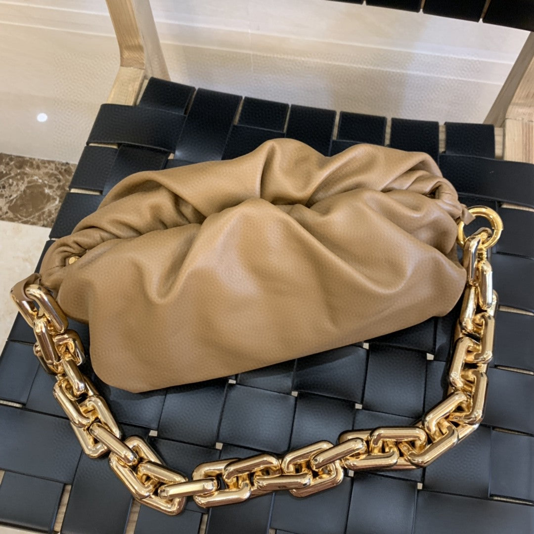 Top Quality Chain Pouch For Women 12.2in/31cm In Camel 620230VCP402618