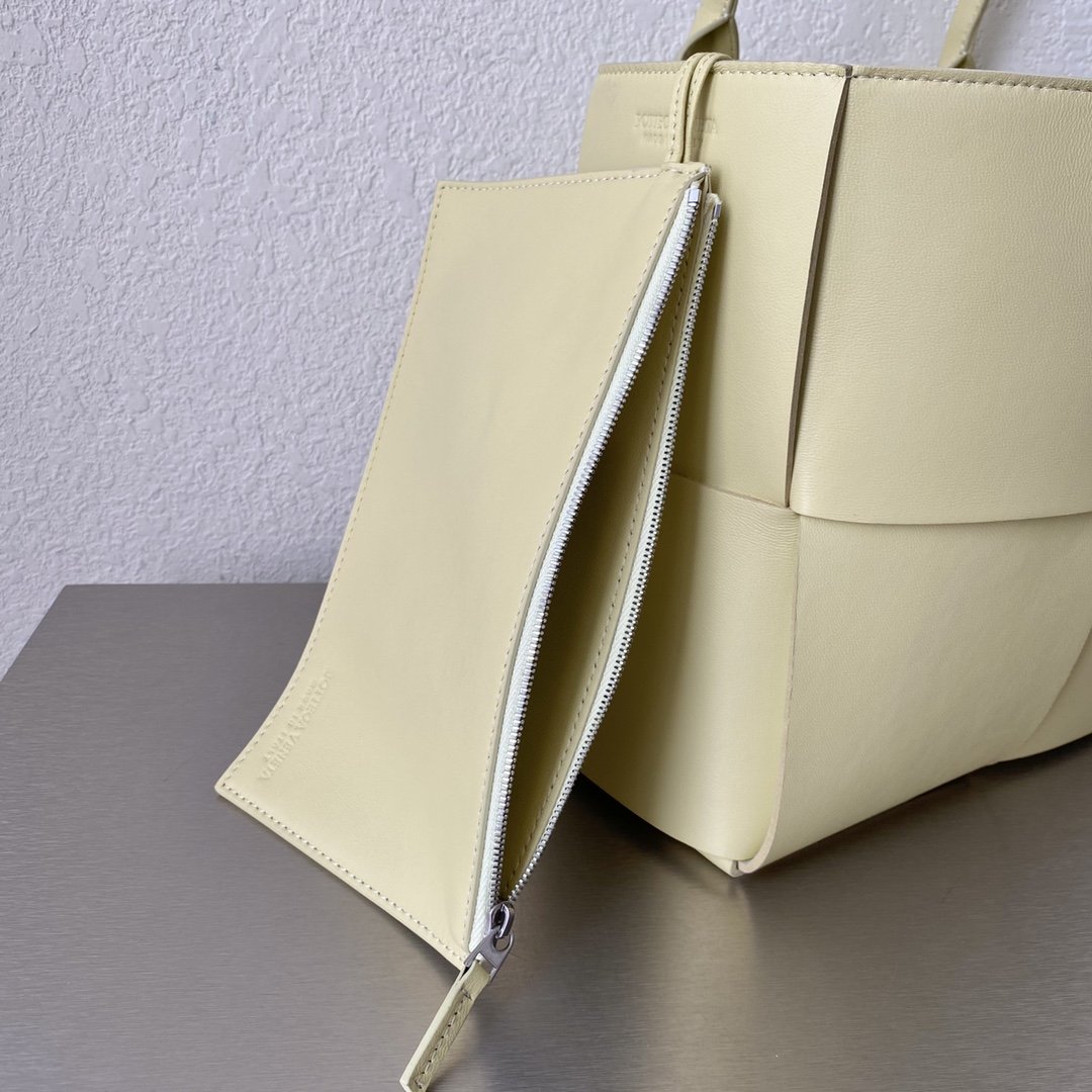 Top Quality Arco Tote Bag For Women 16.14in/41cm In Yellow ITop Quality Cream 609175VCQC27450