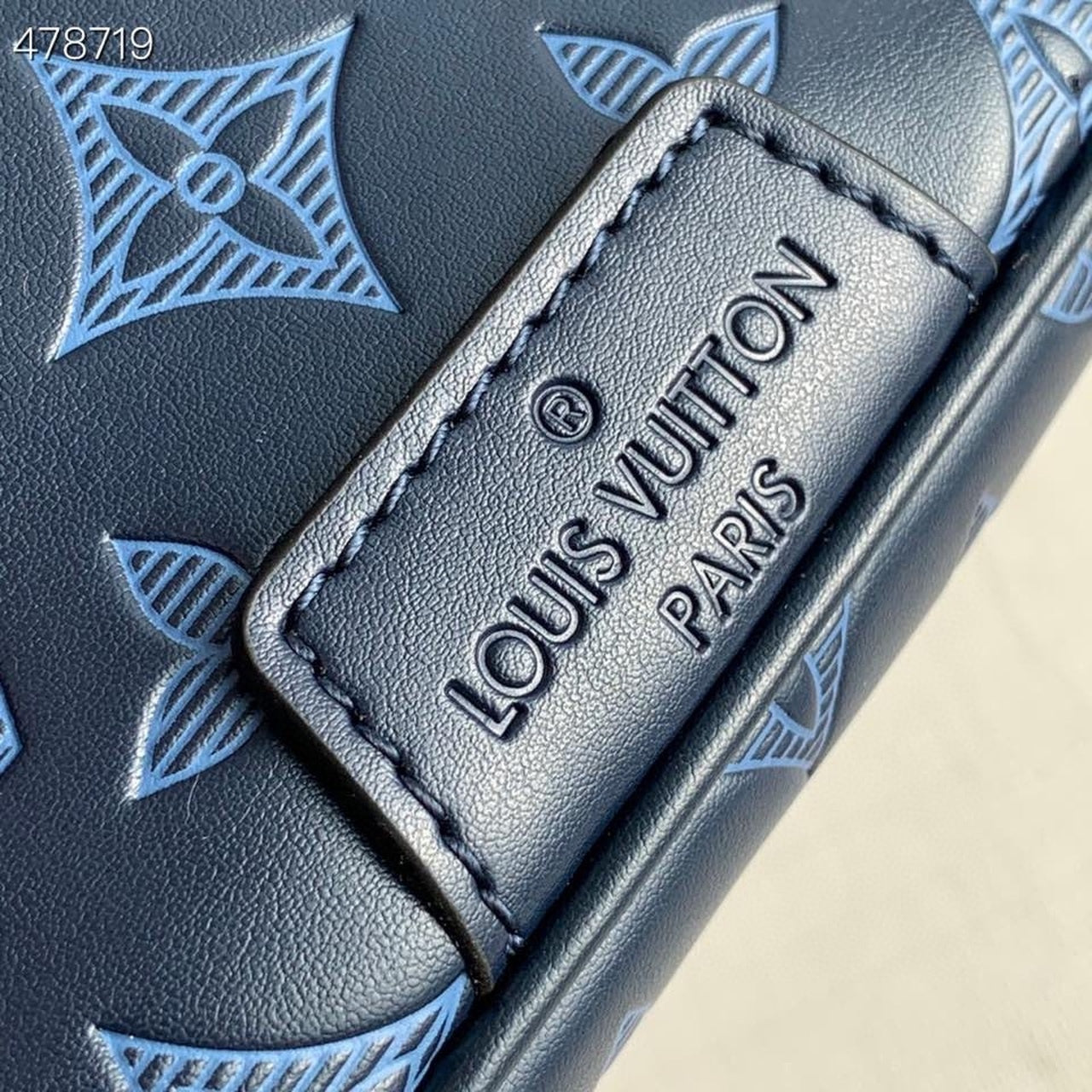 Top Quality Top Qualityscovery Bumbag PM Monogram Shadow Navy Blue For Men, Belt Bags 17.3in/44cm Top Quality M45729